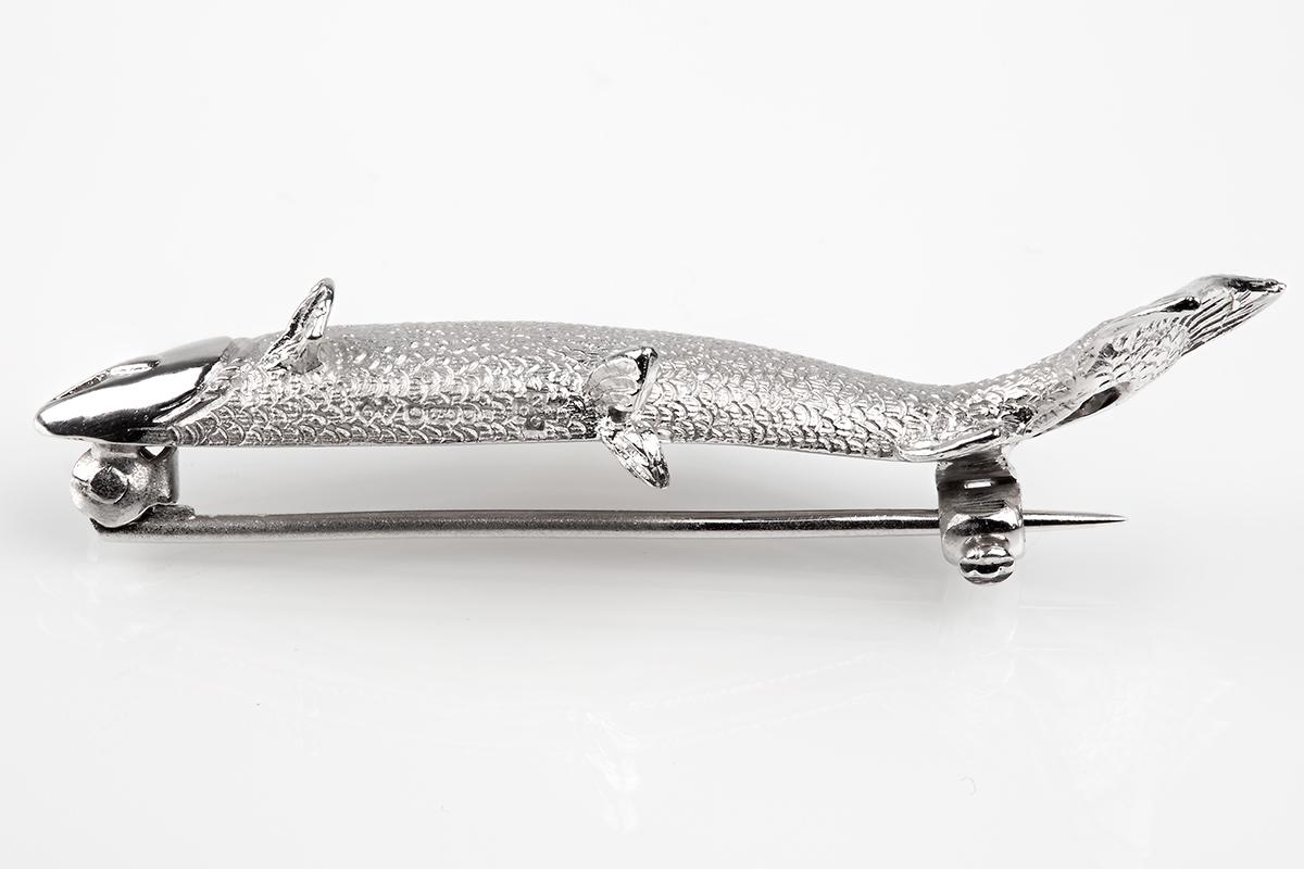 Edwardian Brooch of a Salmon in 18 Carat White Gold with a Diamond Eye, English circa 1980 For Sale