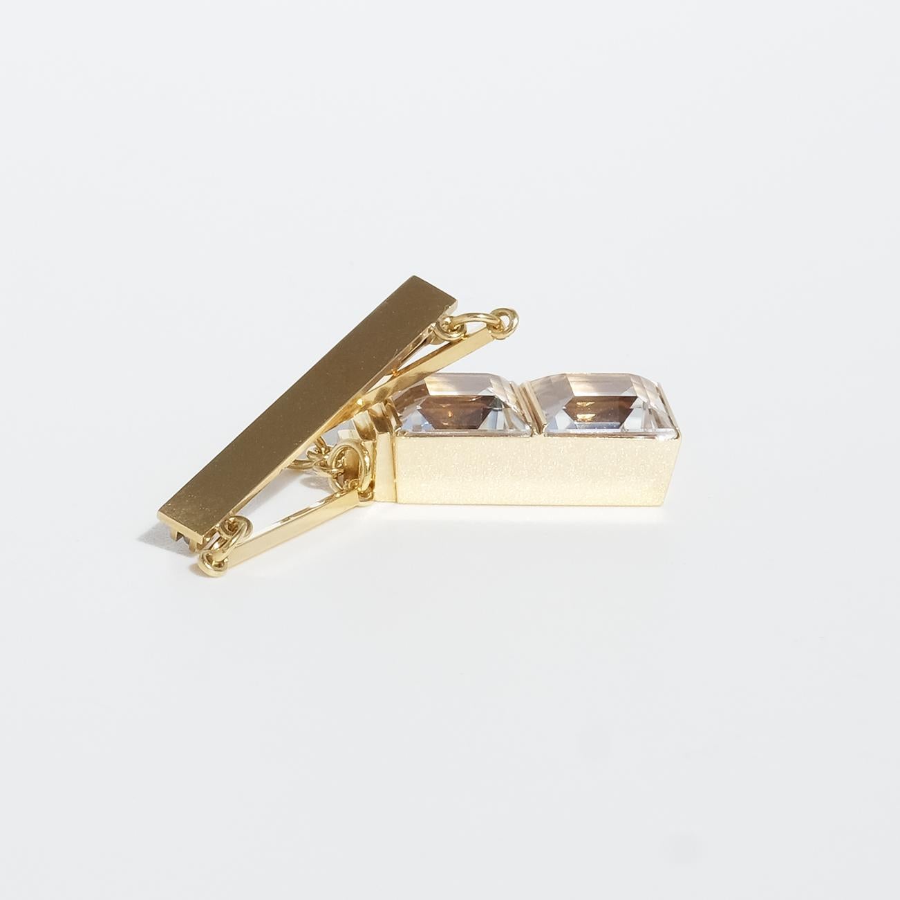Brooch, 18k Gold with a Rock Crystal, Made 1944 by Wiwen Nilsson, Sweden In Good Condition For Sale In Stockholm, SE