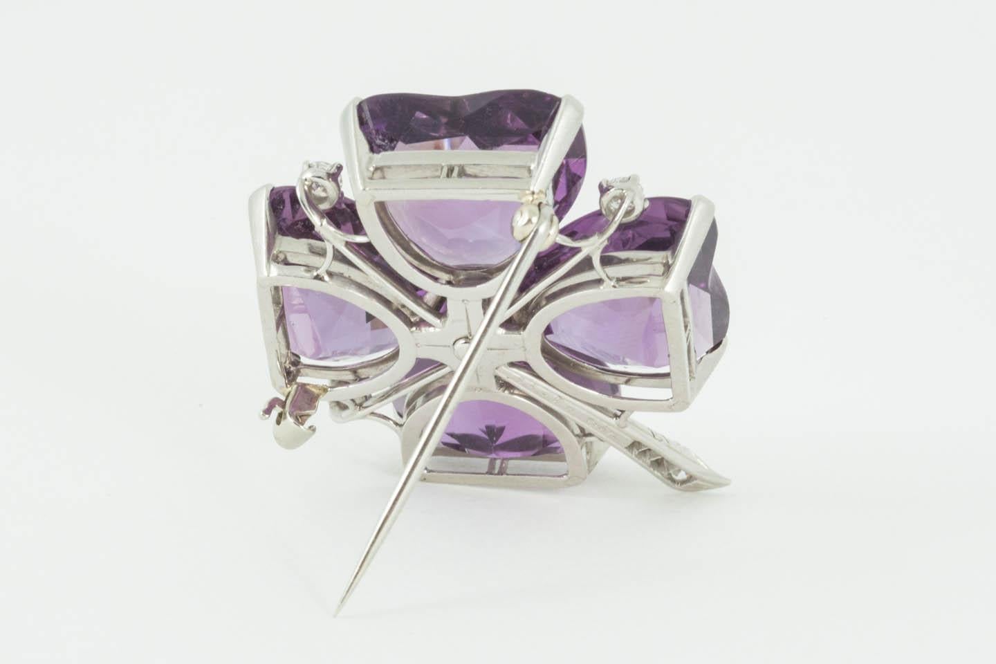 Four Leaf Clover Brooch in Platinum with Amethysts & Diamonds, USA circa 1950 For Sale 1