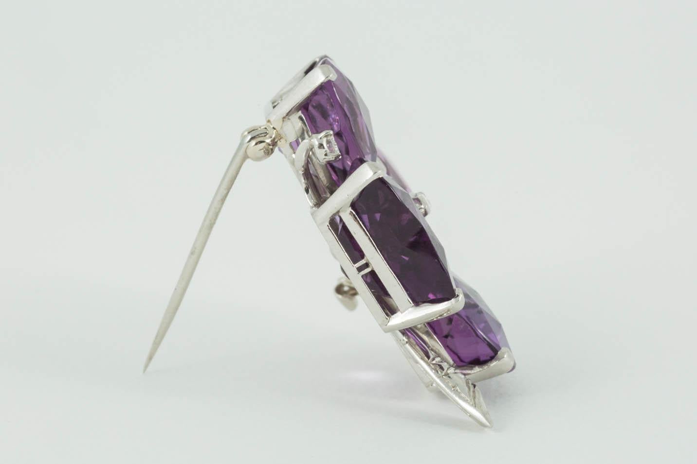 Four Leaf Clover Brooch in Platinum with Amethysts & Diamonds, USA circa 1950 For Sale 2