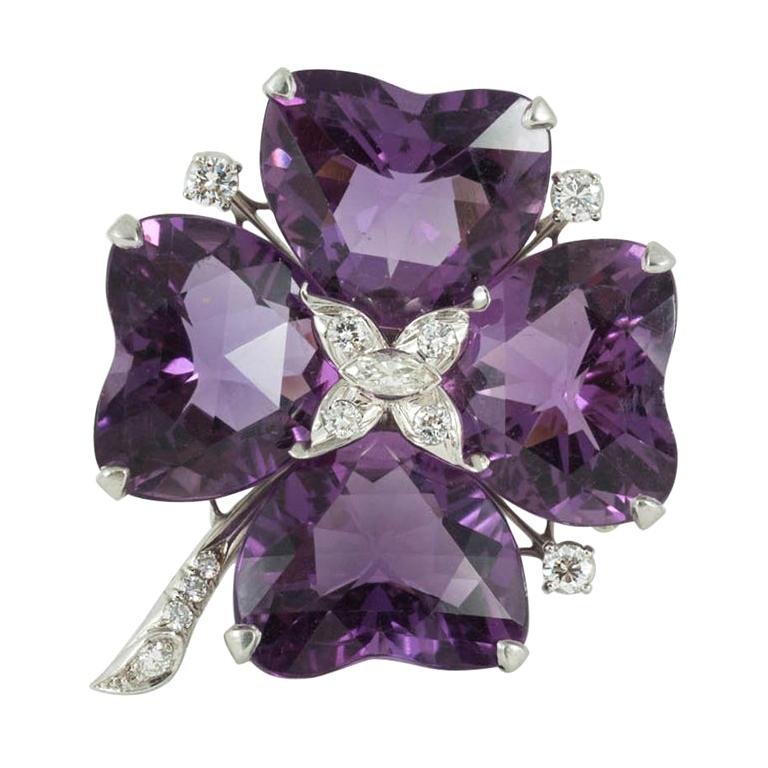 Four Leaf Clover Brooch in Platinum with Amethysts & Diamonds, USA circa 1950 For Sale