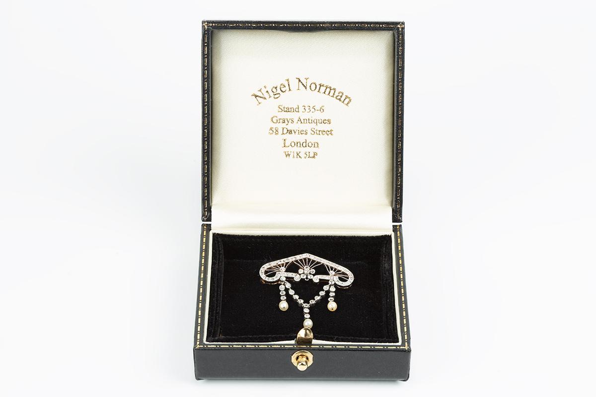 Women's Art Nouveau Openwork Brooch with Diamonds & Natural Pearls, English circa 1890 For Sale