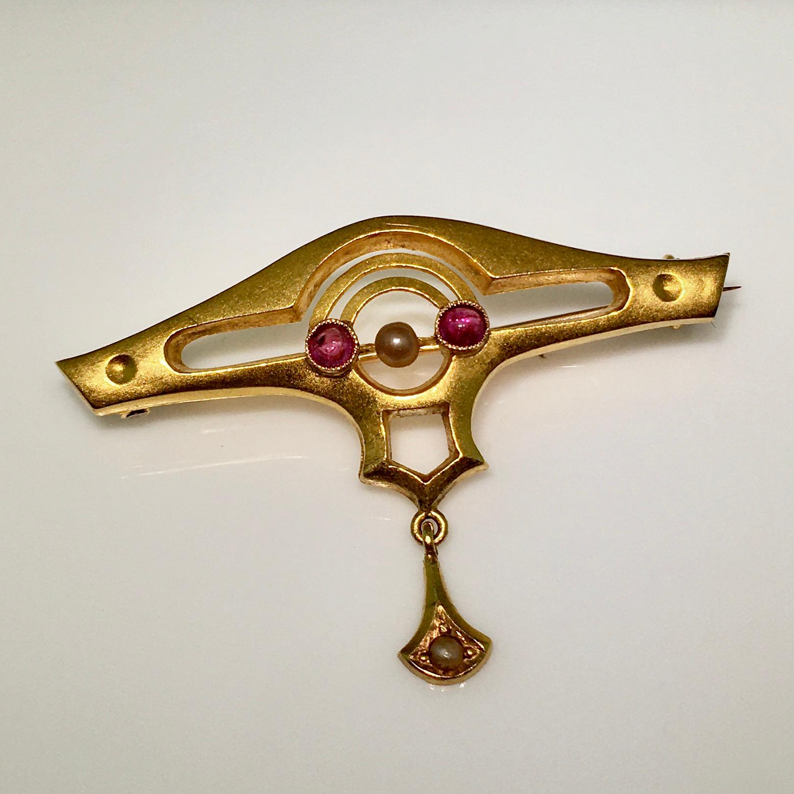 Round Cut Brooch, Art Nouveau, Gold, Antique, Ruby, Pearl For Sale