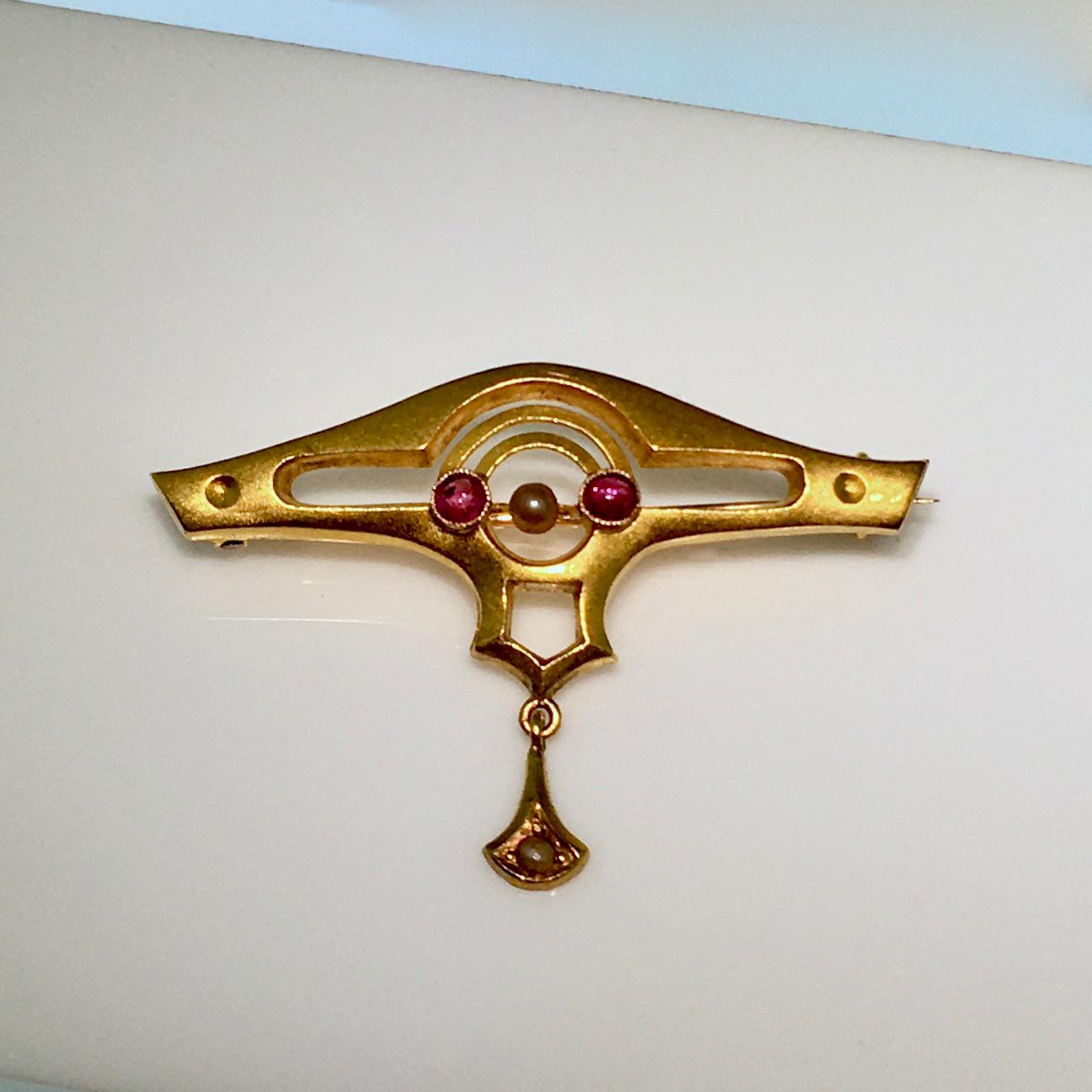 Brooch, Art Nouveau, Gold, Antique, Ruby, Pearl In Good Condition For Sale In EL Waalre, NL