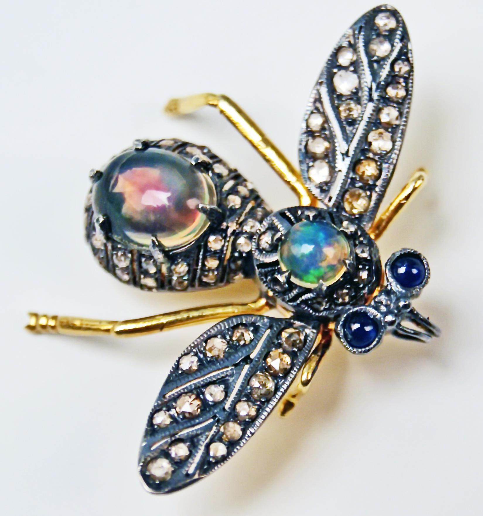 Women's Brooch Bee Gold 585 Diamonds Two Opals Two Sapphires Vienna, circa 1900