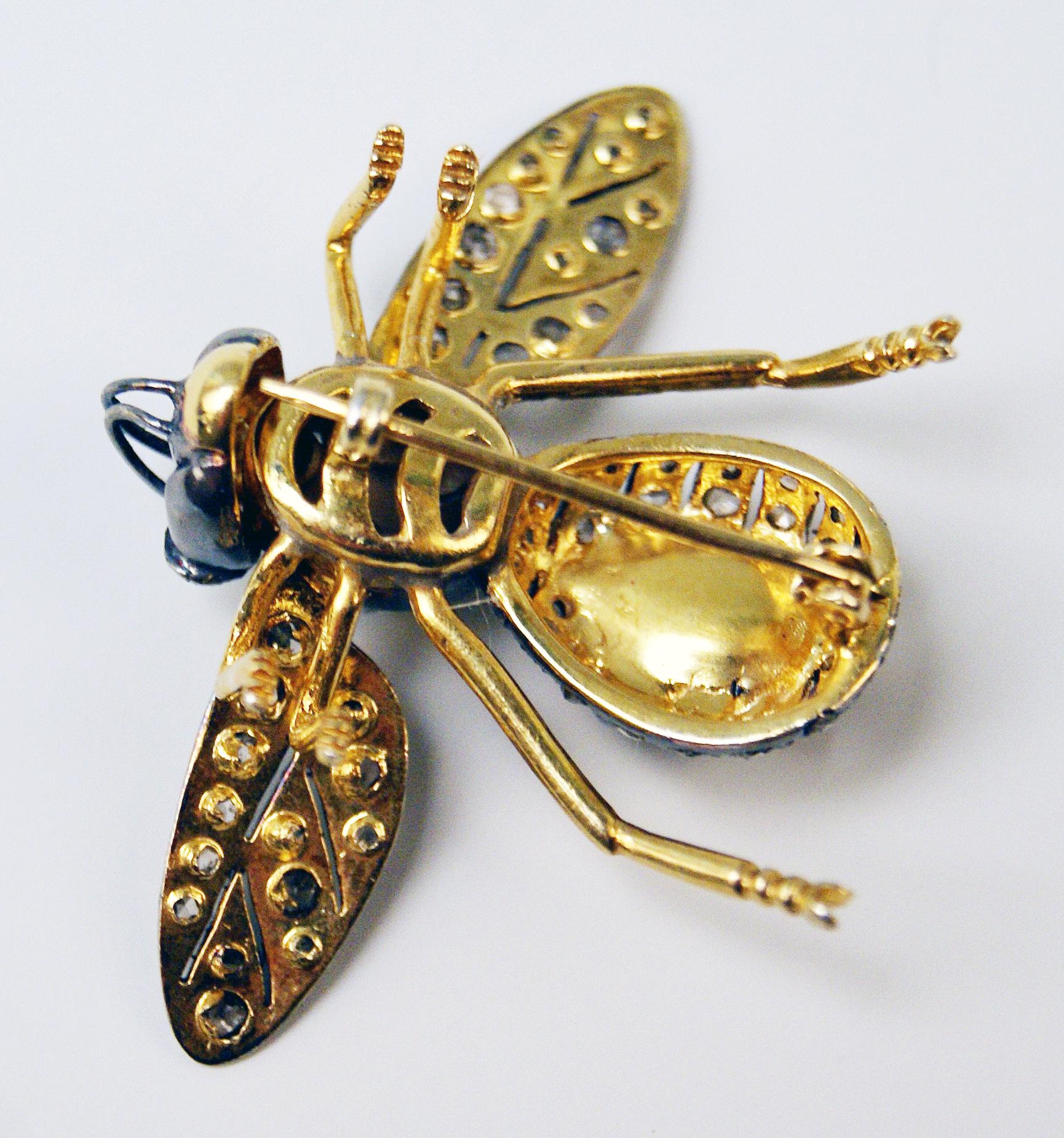 Brooch Bee Gold 585 Diamonds Two Opals Two Sapphires Vienna, circa 1900 1