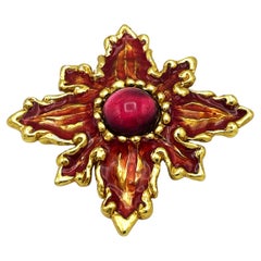 Brosche von Christian Lacroix Paris, emailliert, roter Stein,  vergoldet, 1980/90er Jahre