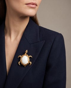 Brooch, Chaumet Paris 18KT Gold and Chalcedony Turtle