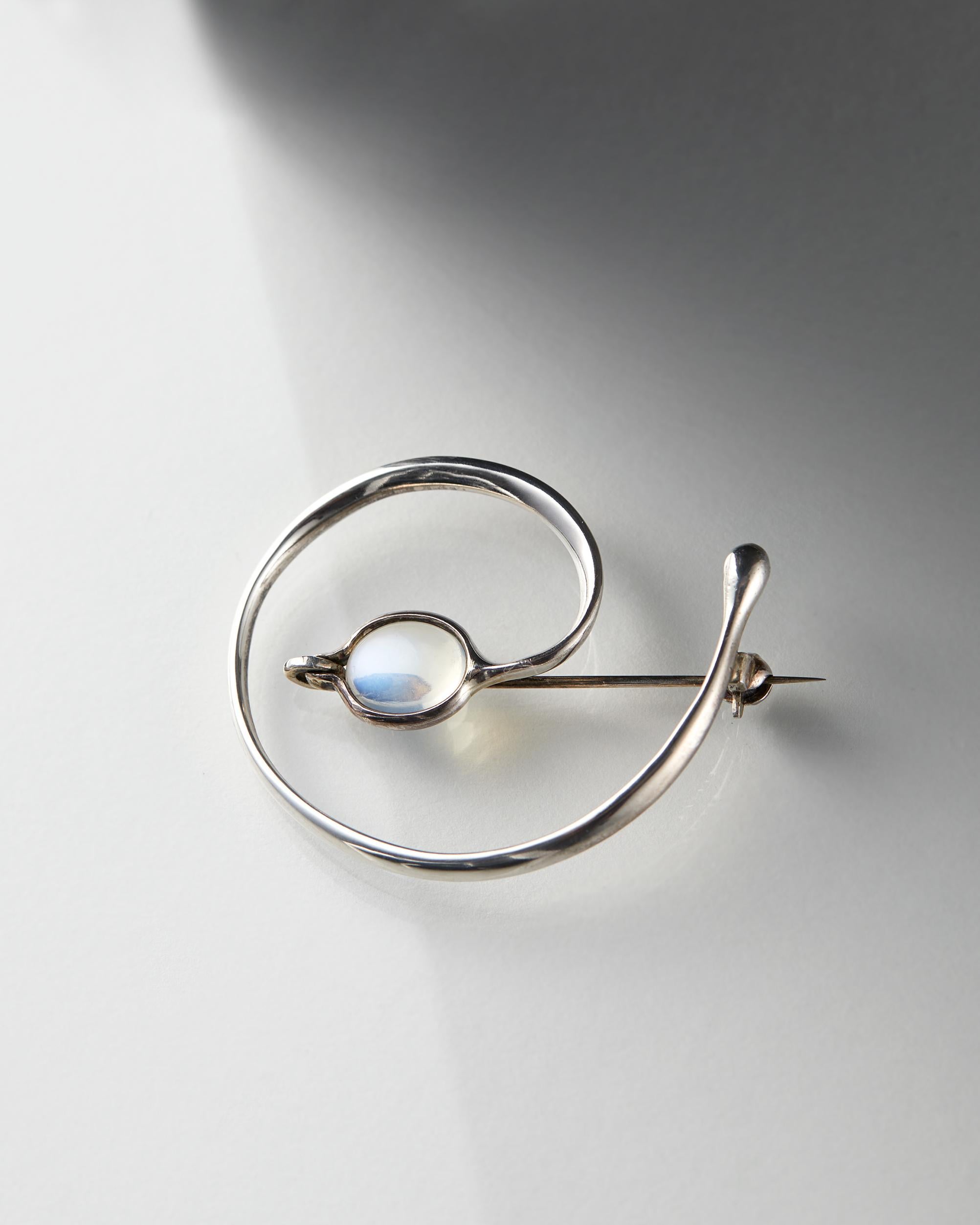 Sterling silver and moonstone.

H: 35 mm/ 1 1/3