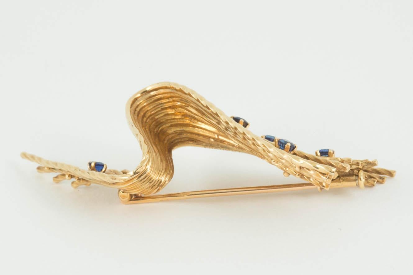 Women's or Men's Chaumet of Paris Brooch of Abstract Design, Gold & Sapphires, French, circa 1950 For Sale