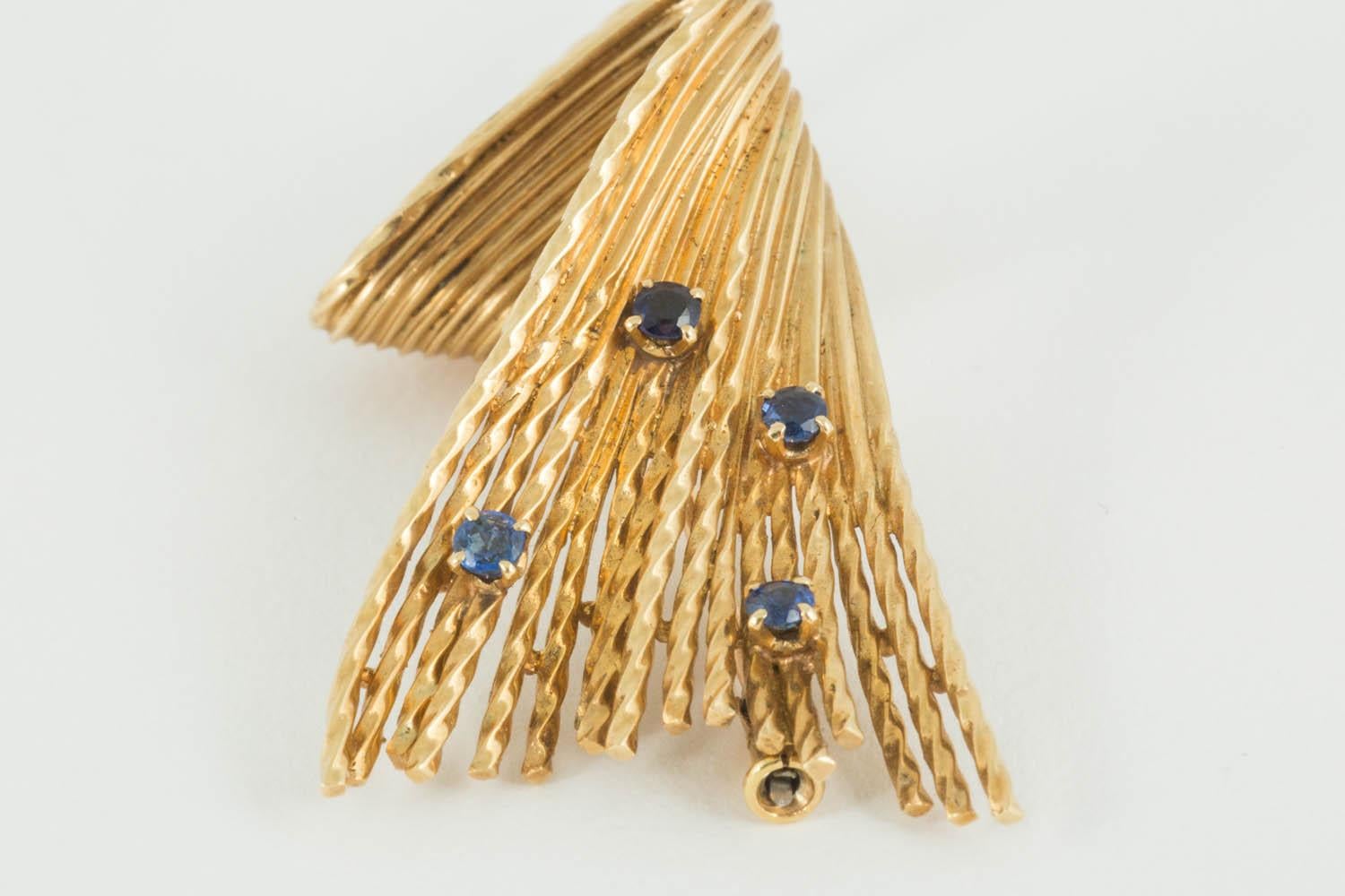 Chaumet of Paris Brooch of Abstract Design, Gold & Sapphires, French, circa 1950 For Sale 2