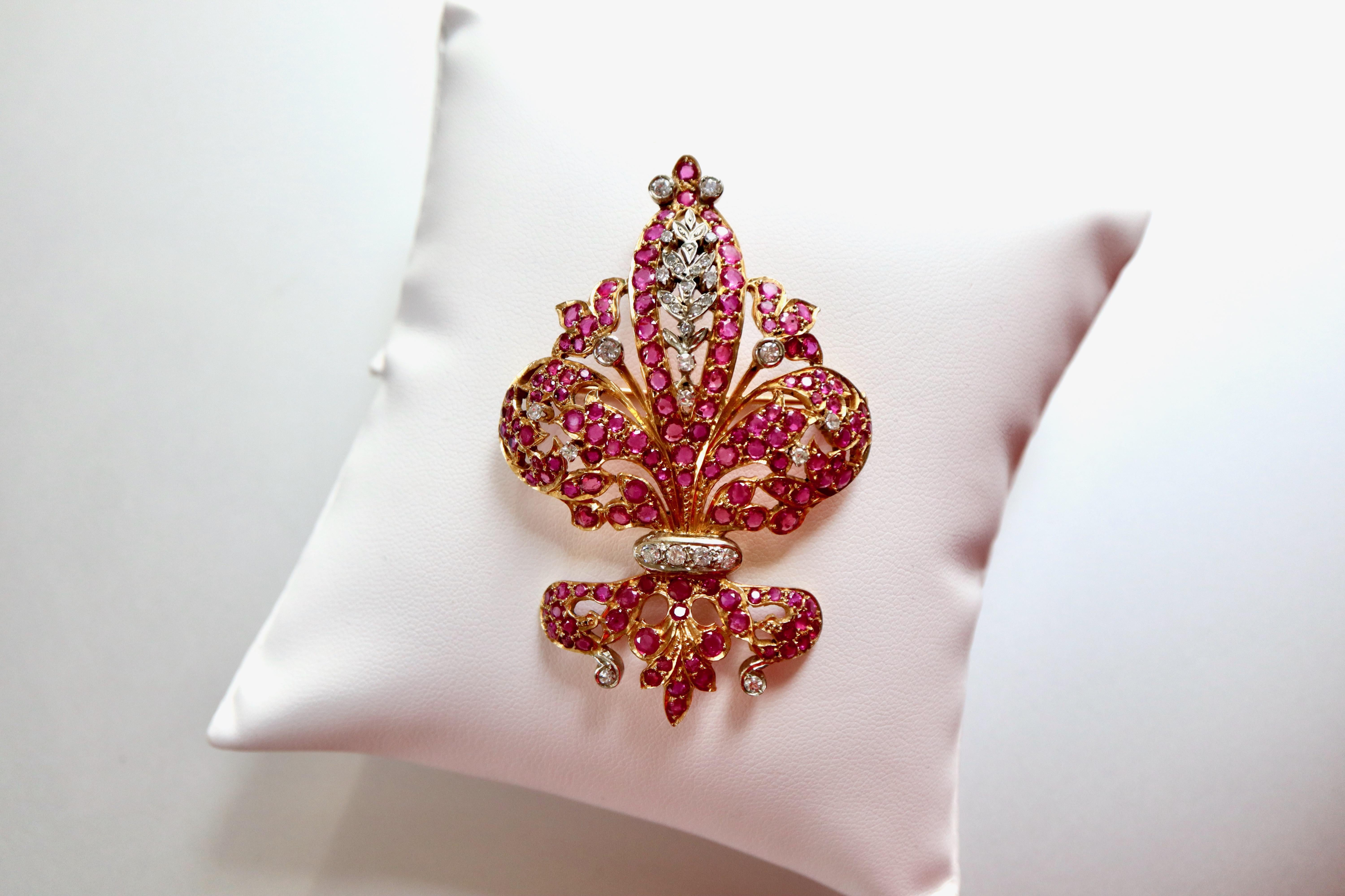 Brooch Heraldic Lily in 18 Kt Gold, Rubies Diamonds For Sale 2