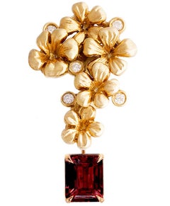 Broche en or jaune 18 carats avec rubis naturel et diamants