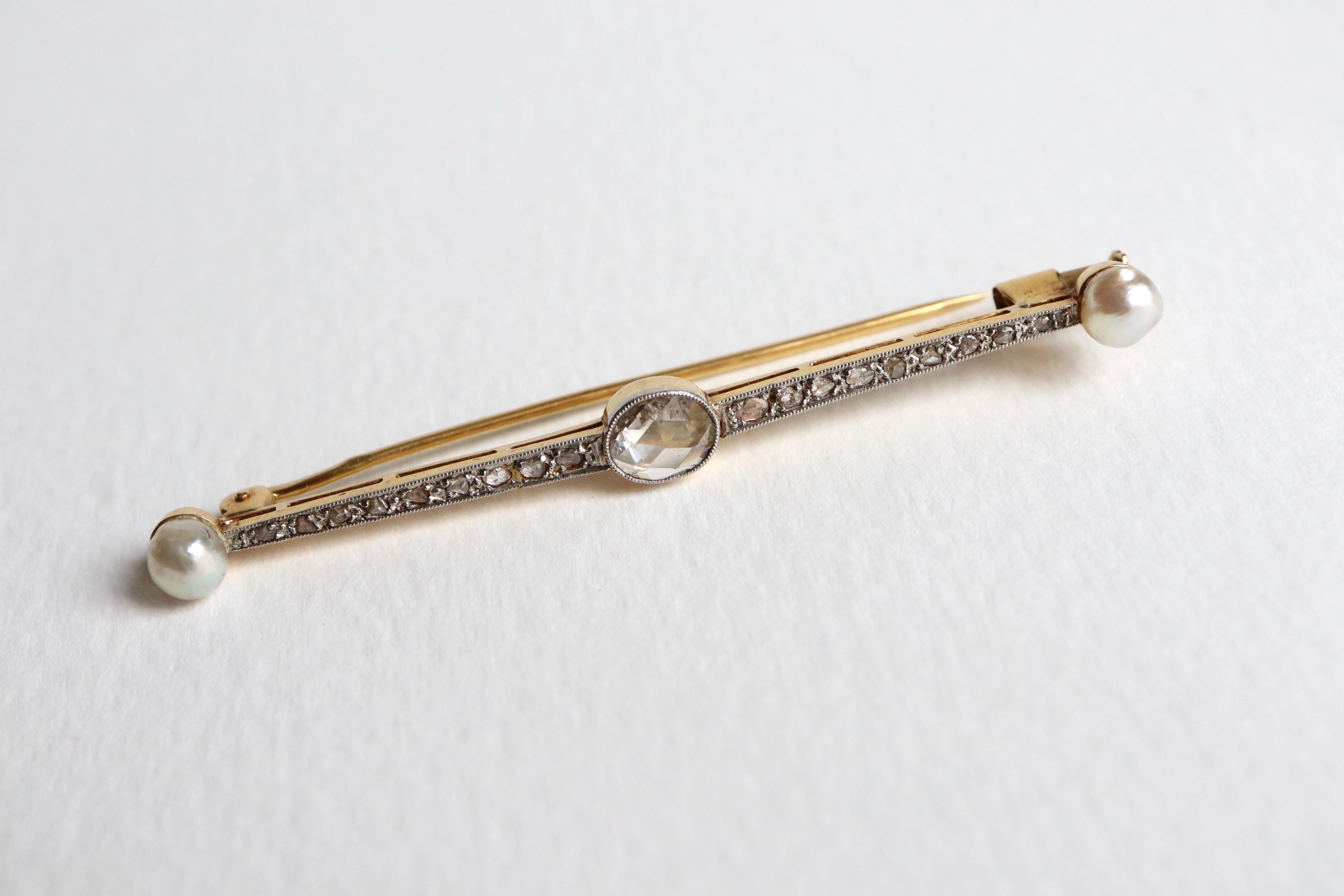 Women's Brooch in 18 kt Gold Platinum and Diamonds circa 1900 For Sale