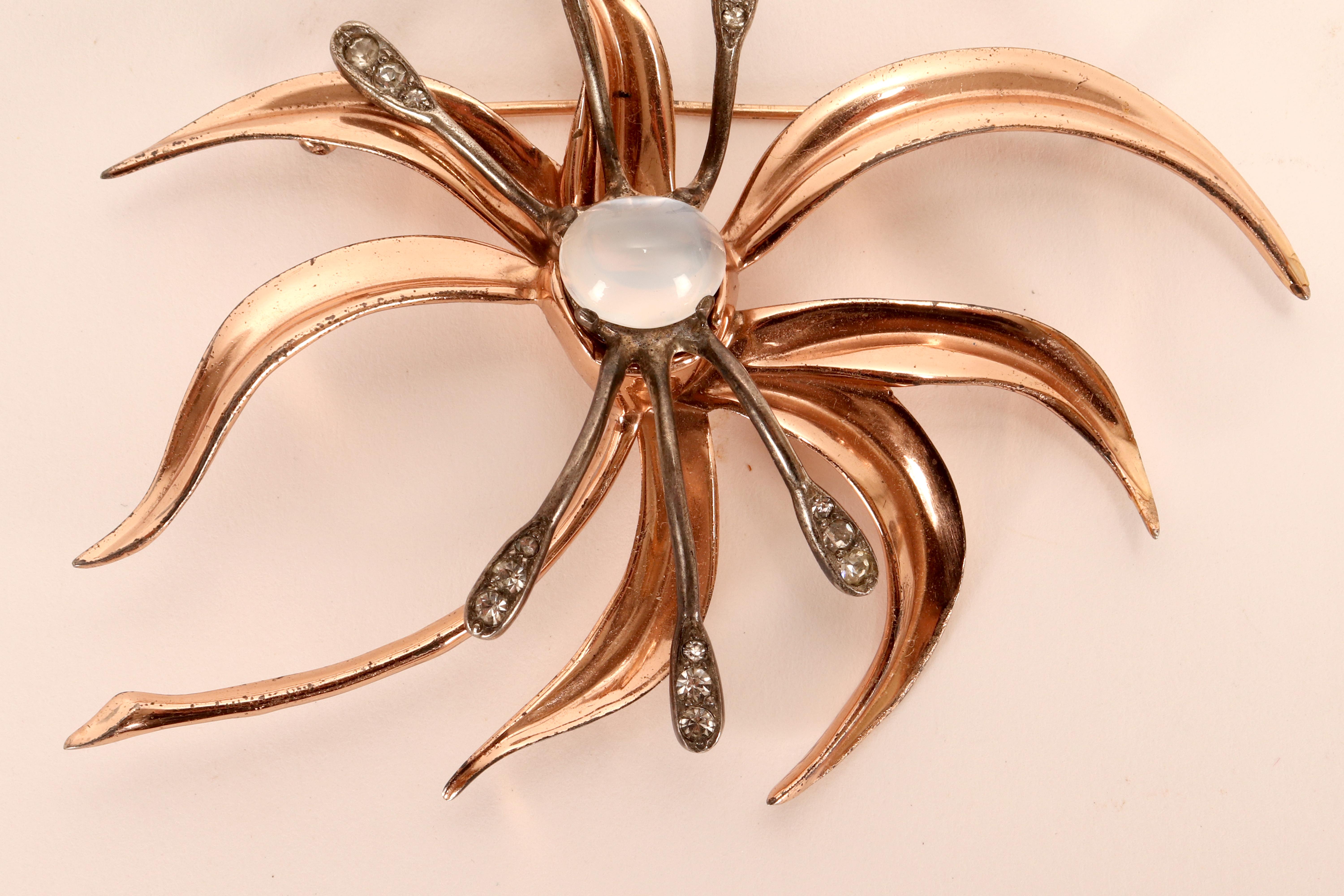 Americano Brooch in sterling silver, gold and glass paste by Nettie Rosenstein. USA 1950. in vendita