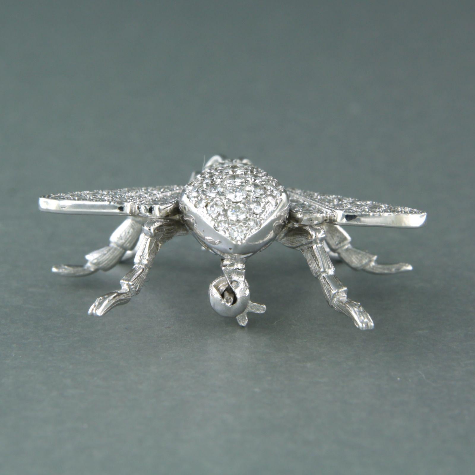 Women's Brooch in the shape of a bee with brilliant cut diamonds up to 1.45ct 18k gold For Sale