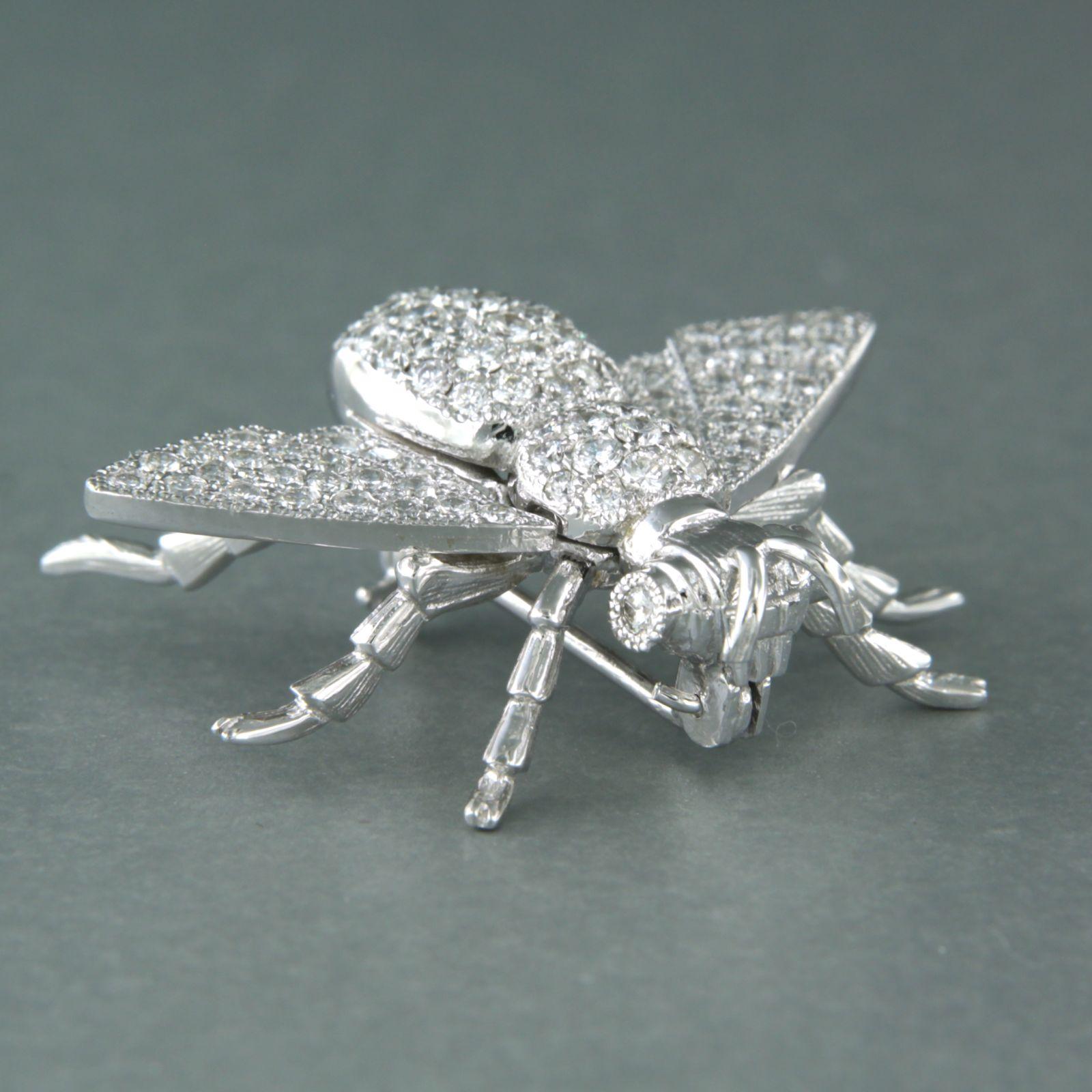 Brooch in the shape of a bee with brilliant cut diamonds up to 1.45ct 18k gold For Sale 2