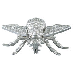 Brooch in the shape of a bee with brilliant cut diamonds up to 1.45ct 18k gold
