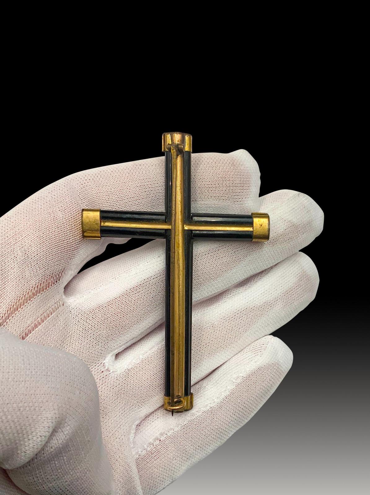 Gothic Brooch in the Shape of a Cross 19th Century 19th Century For Sale