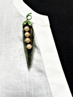 Broche en forma de guisante con alubias, firmado Sandor 1940's USA