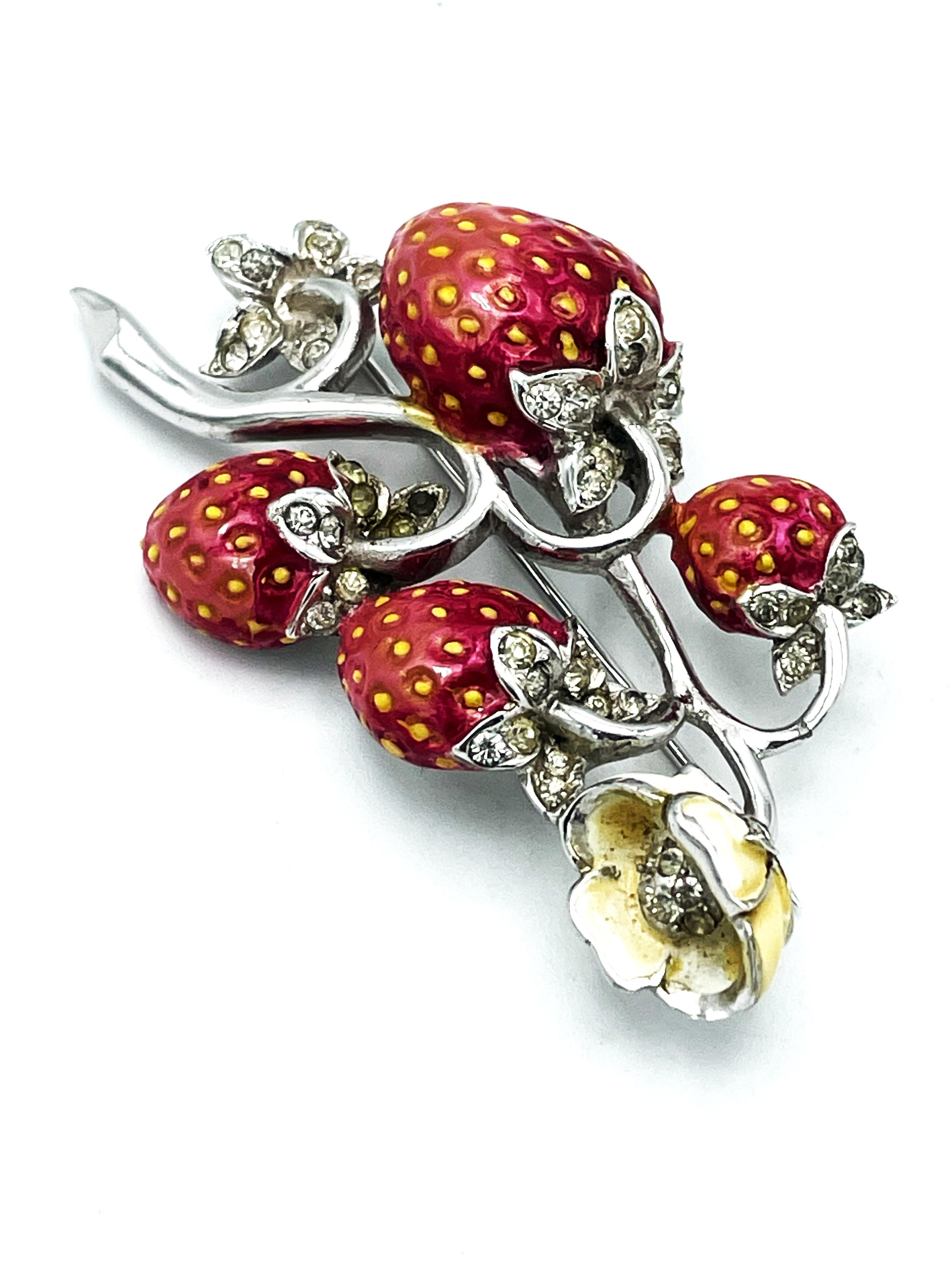 Brooch in the shape of a raspberry pointer by MAZER USA, rhodium-plated metal In Excellent Condition For Sale In Stuttgart, DE