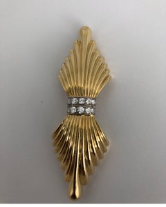 Yellow Gold Staple Brooch with 10 White Diamonds - Micheletto