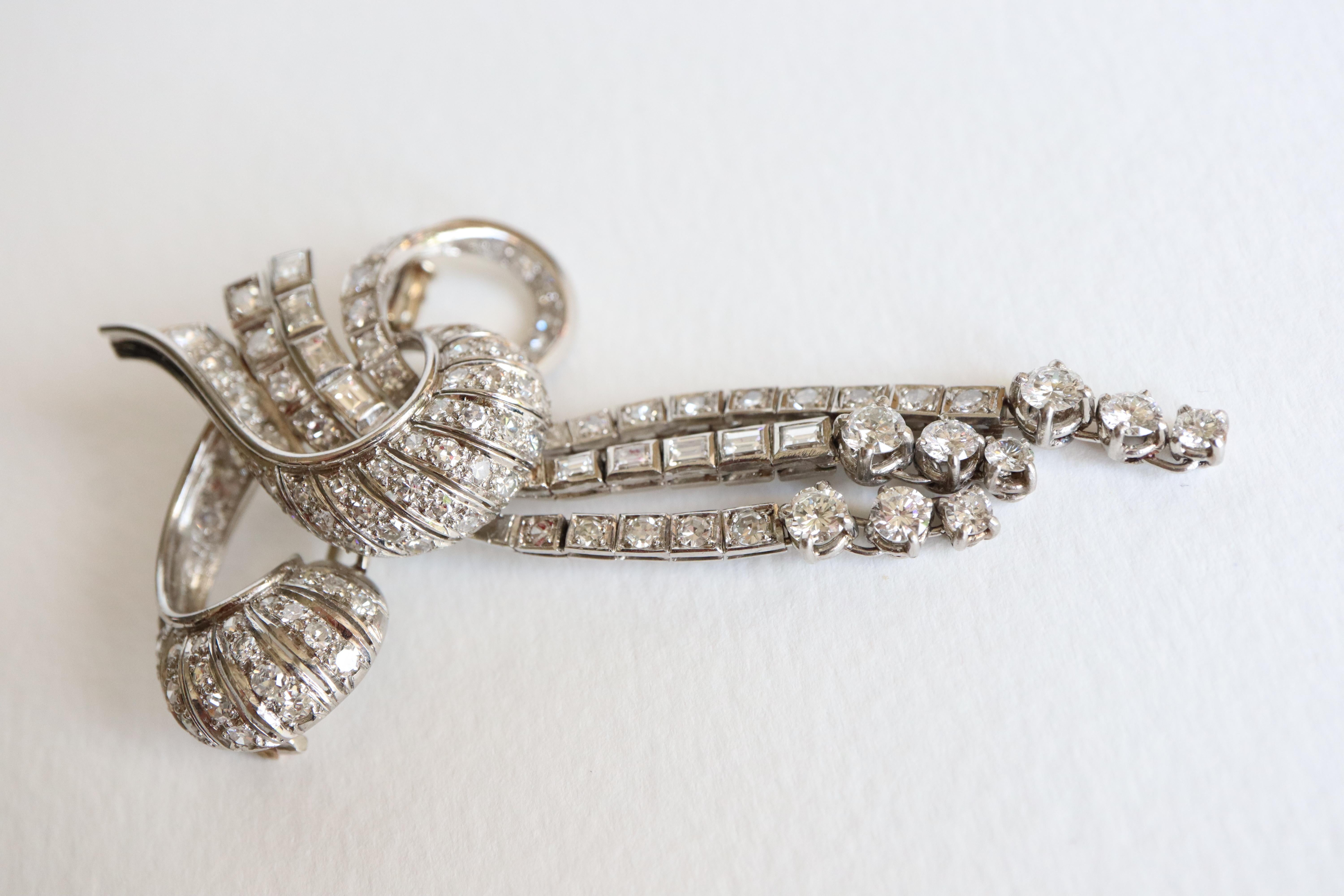 Women's or Men's Brooch 1940 in 18 Karat White Gold and 7 Carat of Diamonds For Sale