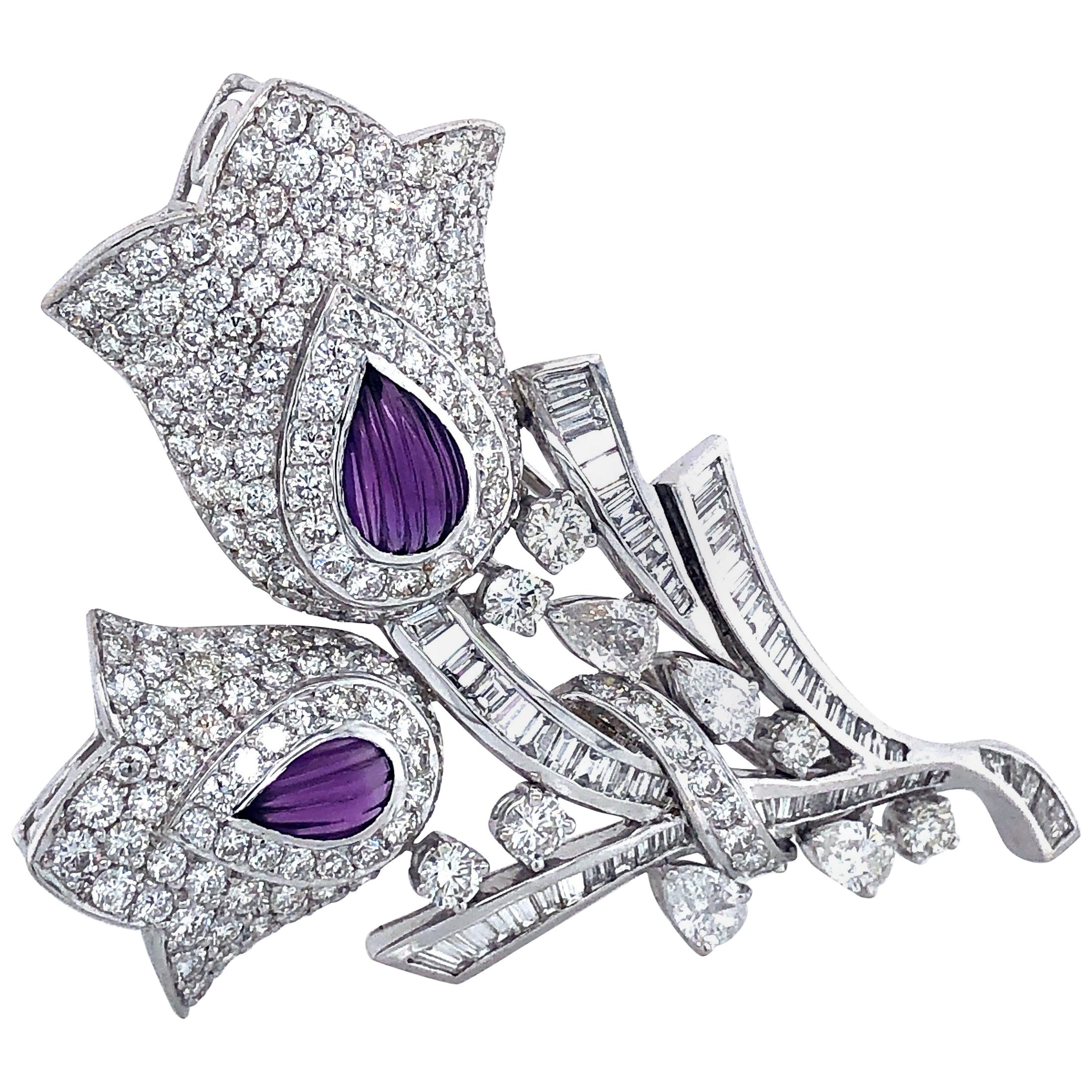 Broche/pendentif fleurs en diamants brillants, baguettes, marquises et topaze