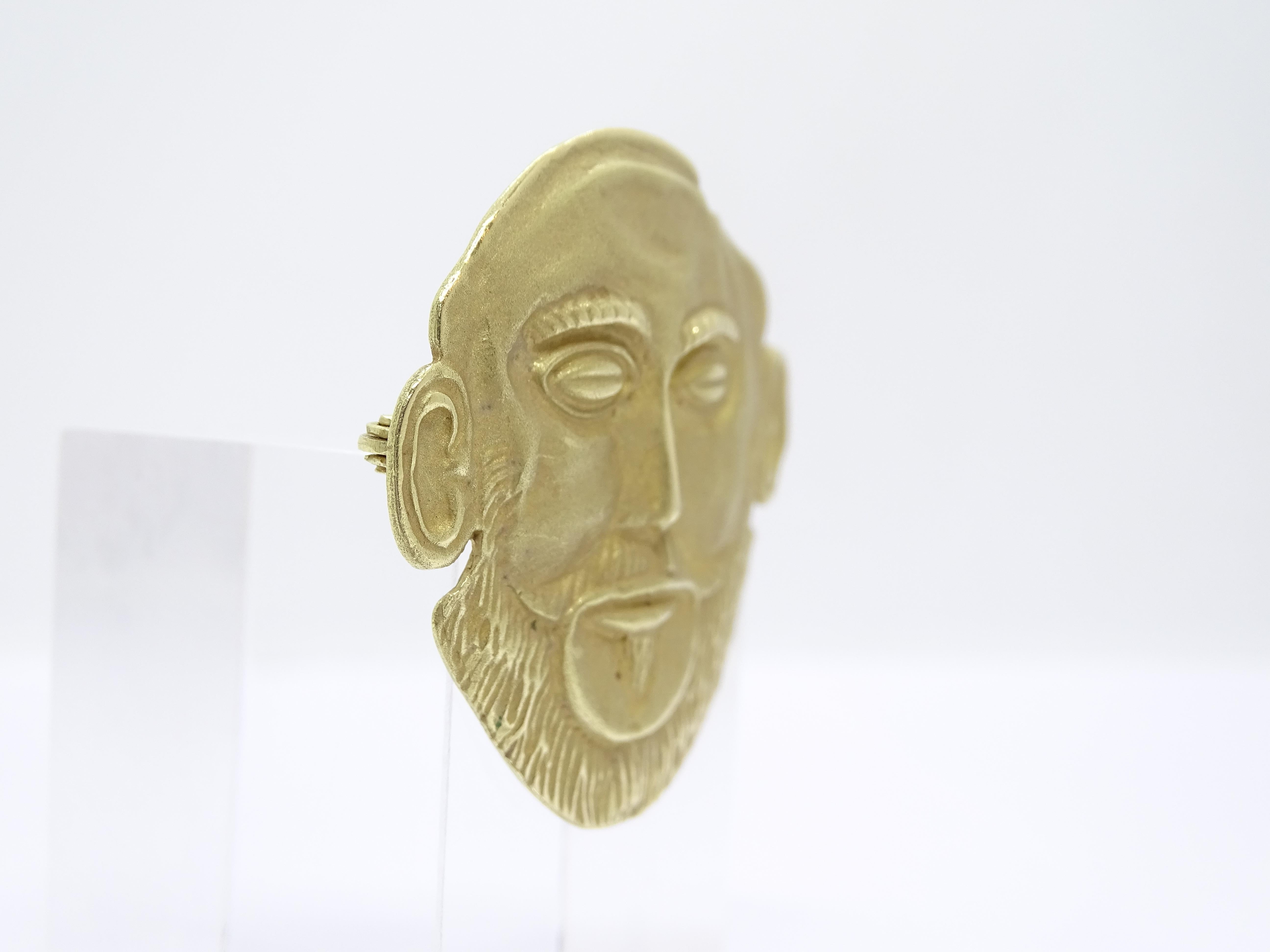 Broche/pendentif Masque d'Agamemnon, or 18 carats, années 90 en vente 8
