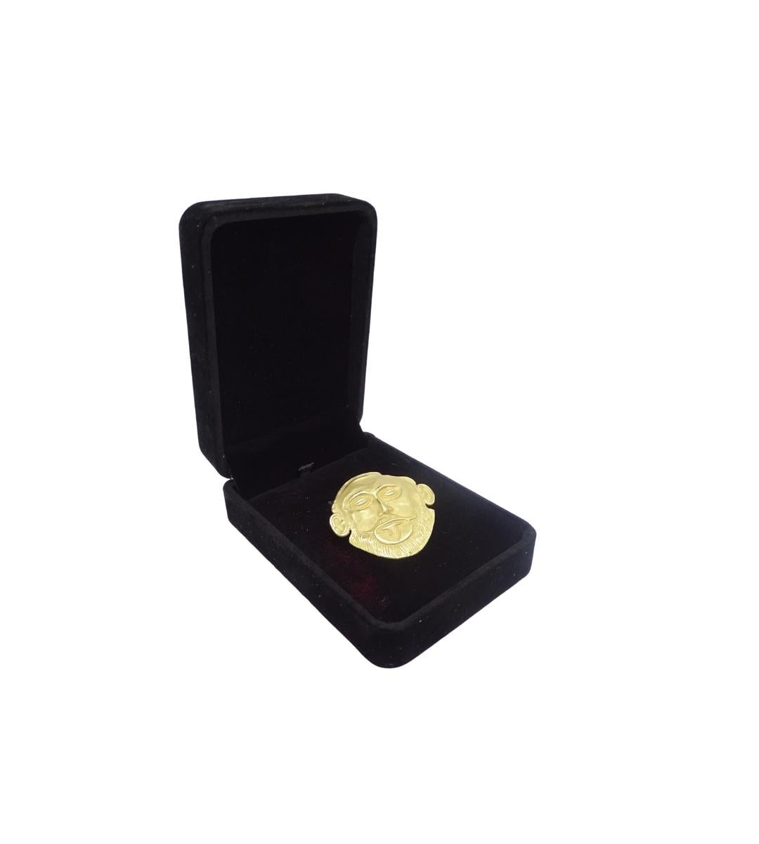 Broche/pendentif Masque d'Agamemnon, or 18 carats, années 90 Unisexe en vente