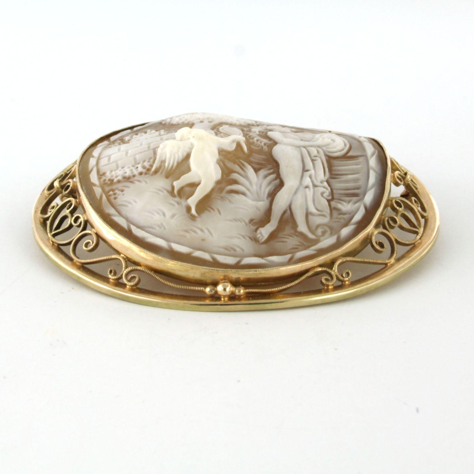 Brooch/Pendant set with cameo 14k yellow gold  For Sale 1