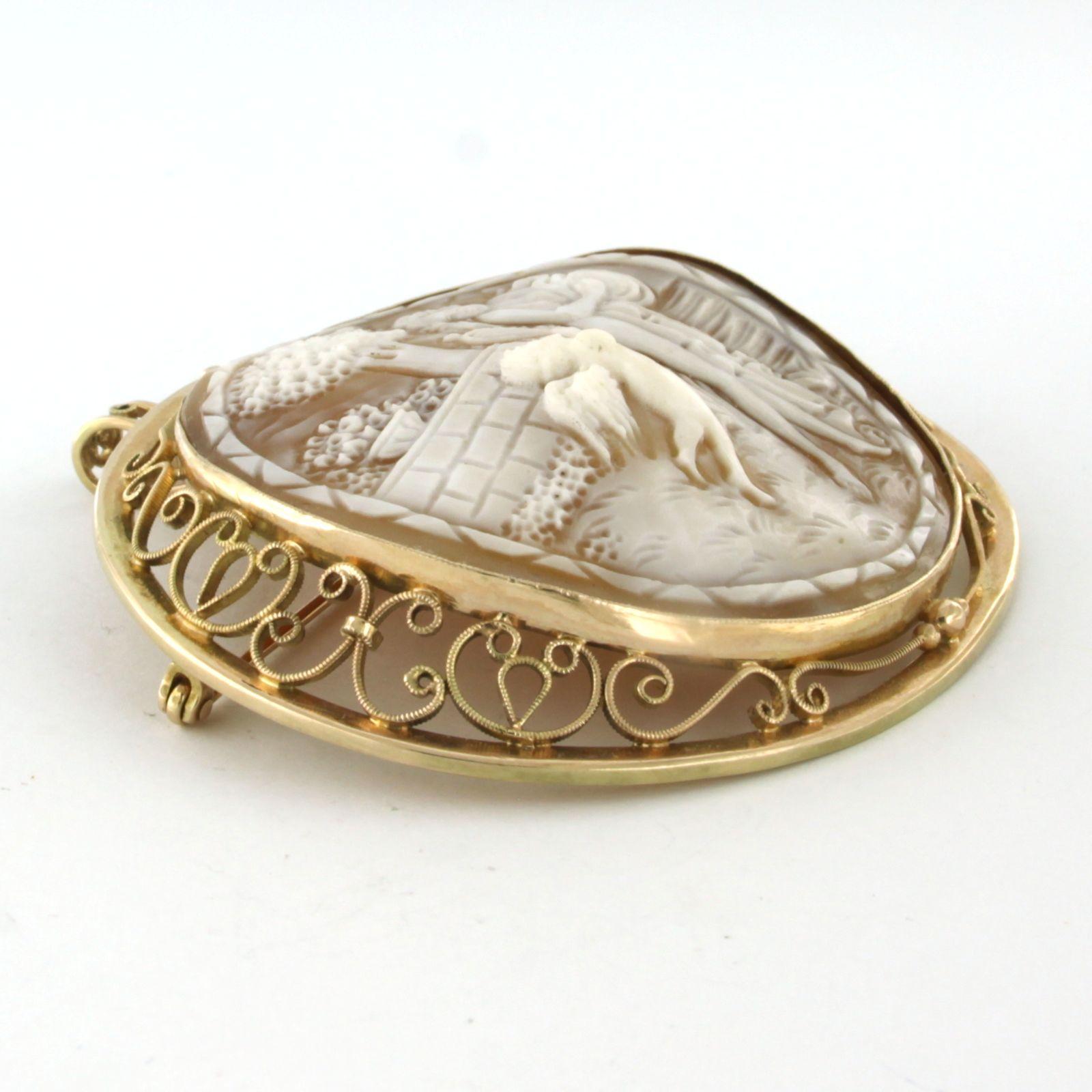 Brooch/Pendant set with cameo 14k yellow gold  For Sale 2