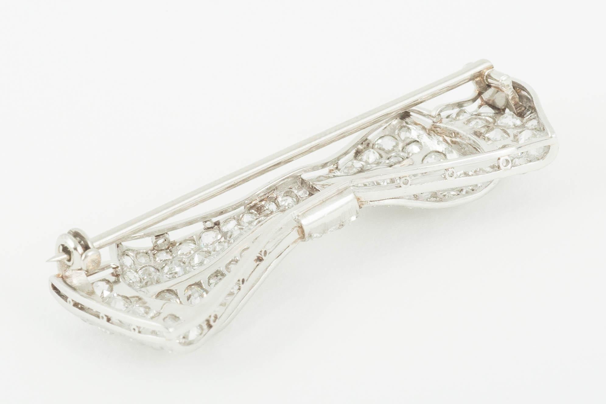 Bow Brooch, Platinum Mounted and Pave Set with Diamonds,  English circa 1920. In Good Condition For Sale In London, GB