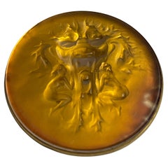 Spilla René Lalique anno 1912 Deux Figurines et Masque Clinquant Orange firmato