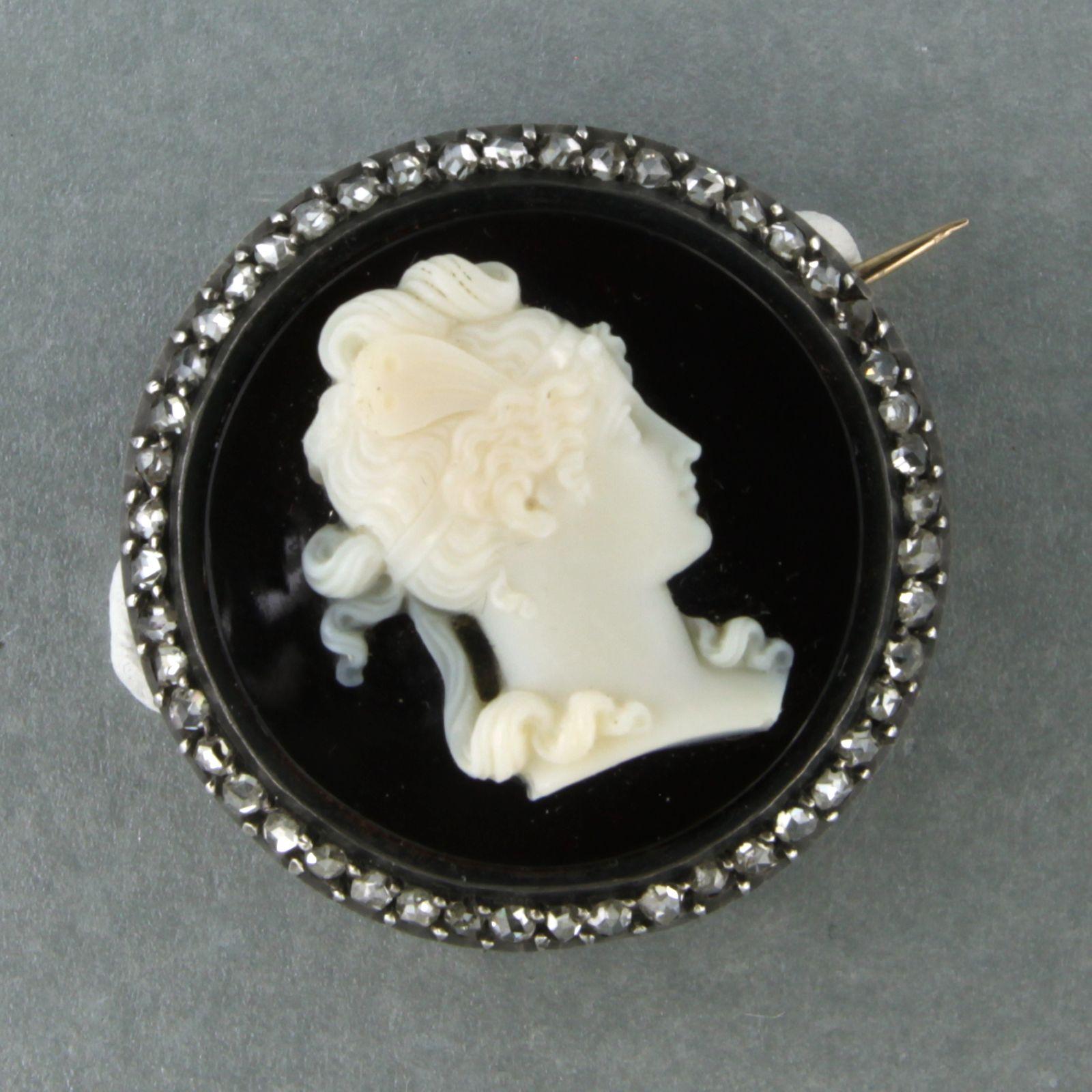 Women's Brooch set with cameo and diamonds 18k yellow gold and silver For Sale