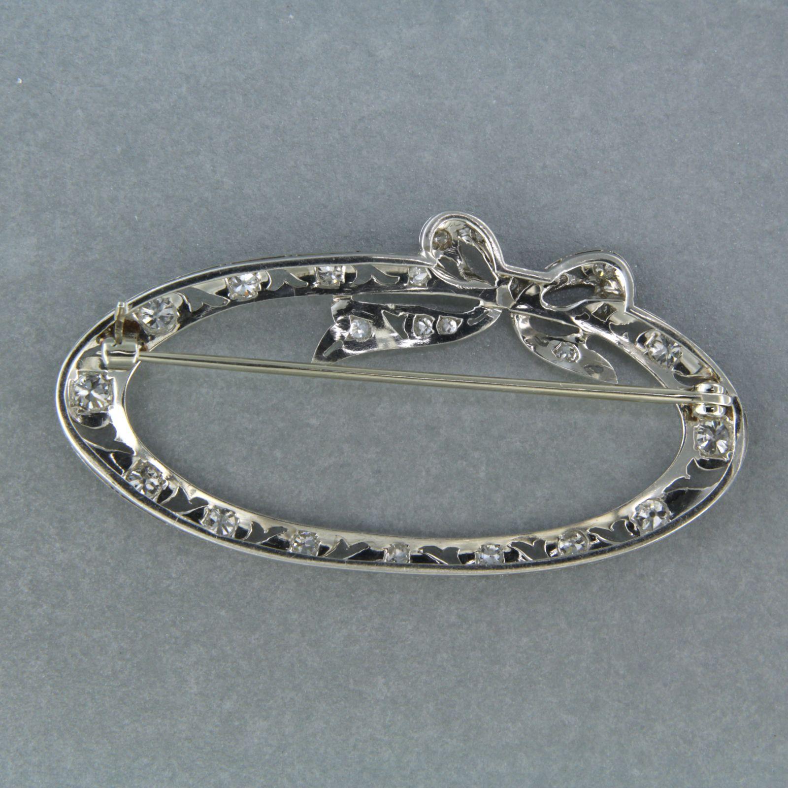 Brooch set with Diamonds, 14k white gold with platina In Excellent Condition For Sale In The Hague, ZH