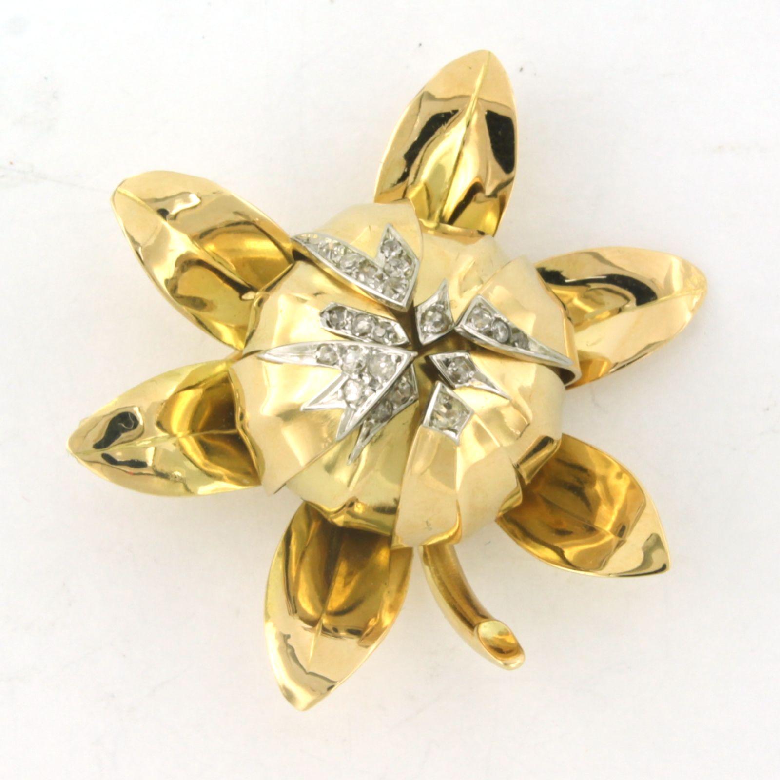 Brosche aus 18 Karat zweifarbigem Gold mit Diamanten besetzt im Zustand „Gut“ im Angebot in The Hague, ZH
