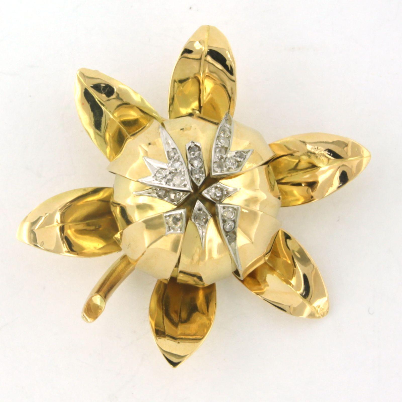 Women's Brooch set with diamonds 18k bicolour gold For Sale
