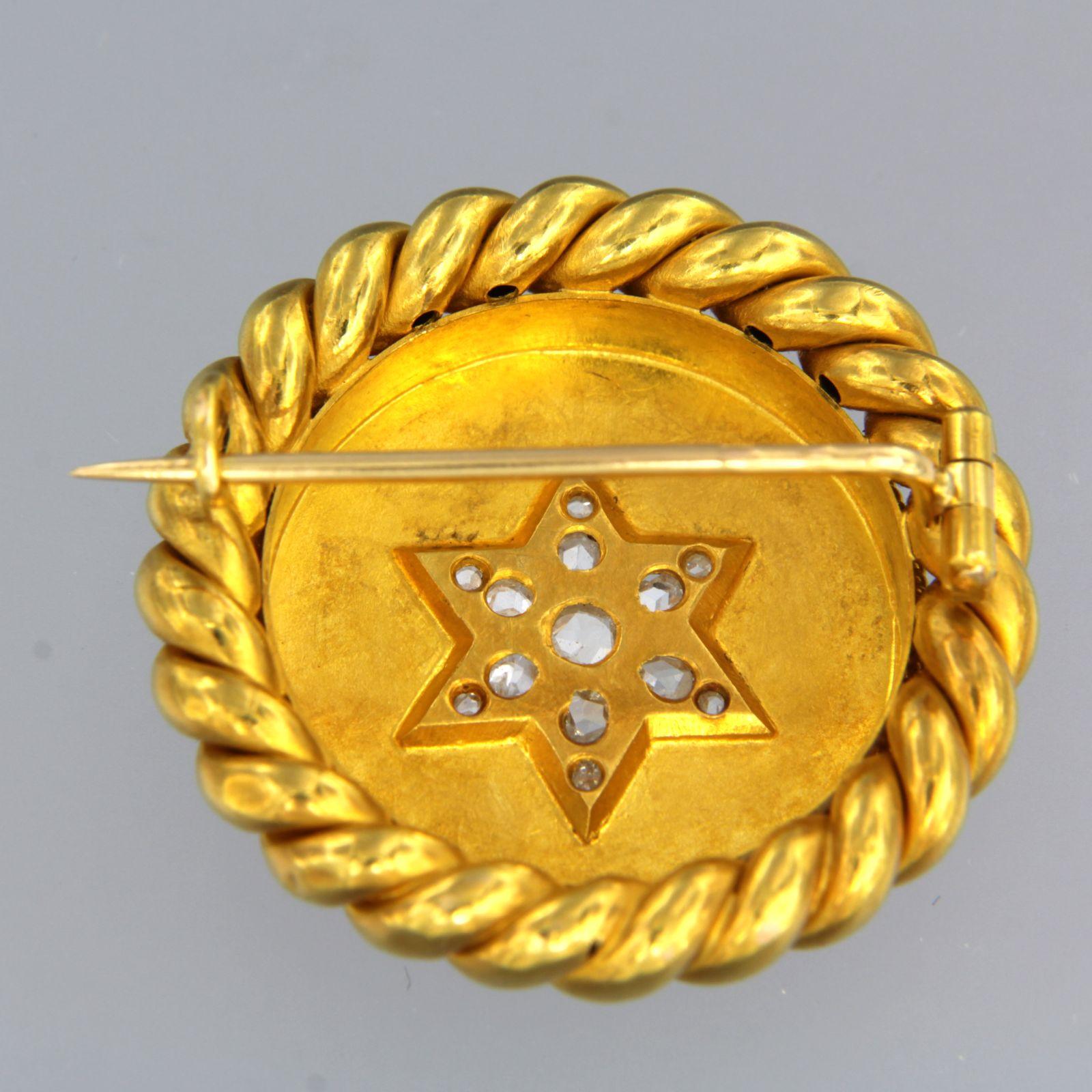 Early Victorian Brooch set with diamonds 18k yellow gold For Sale