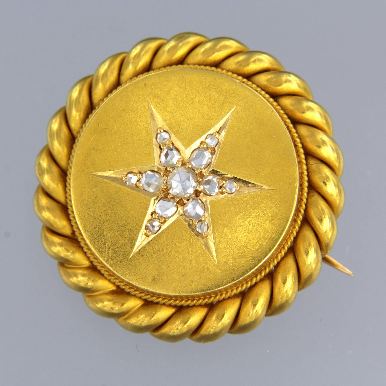 Brooch set with diamonds 18k yellow gold For Sale 1