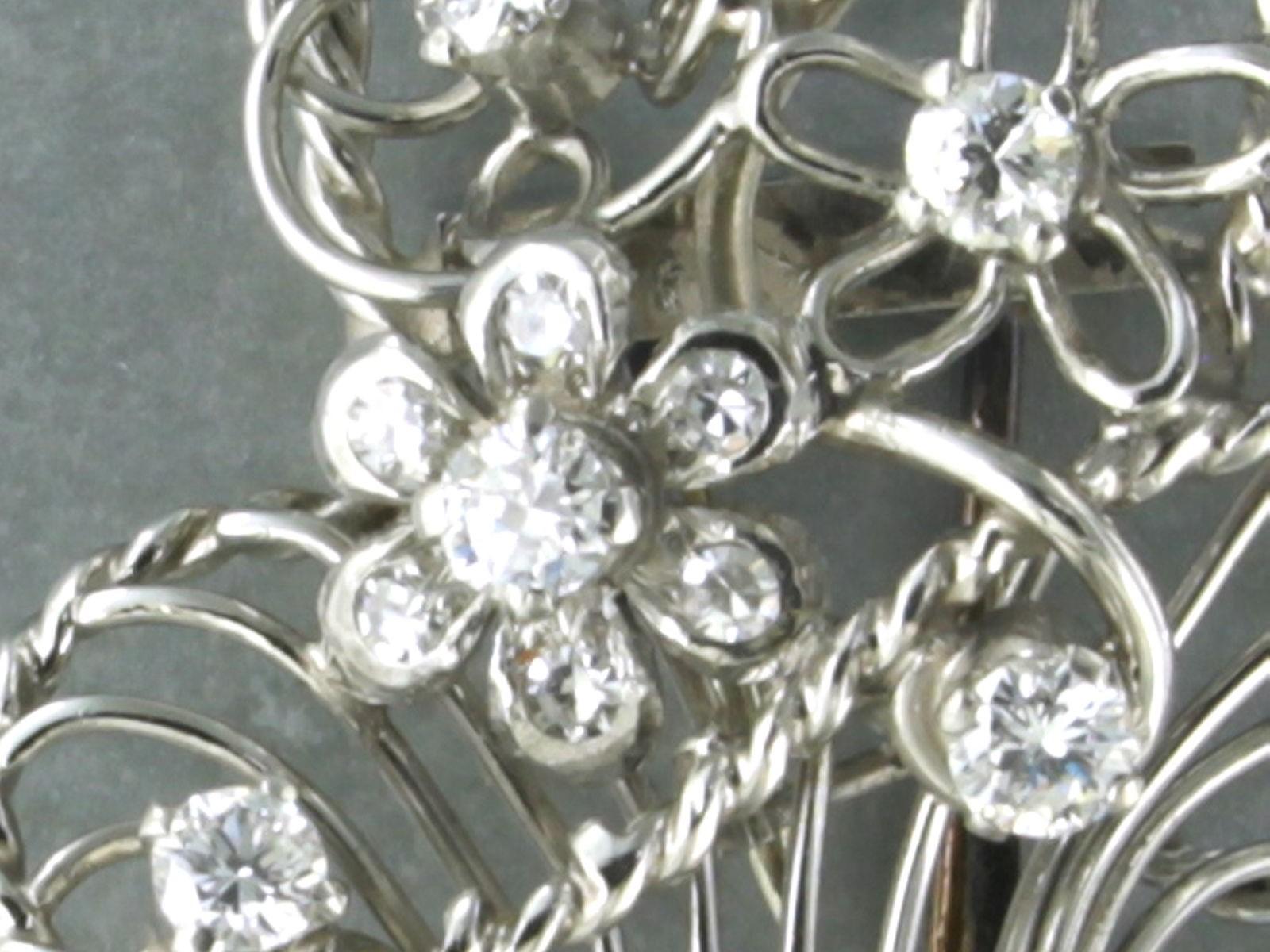Brooch set with diamonds up to 1.00ct platinum  In Excellent Condition For Sale In The Hague, ZH