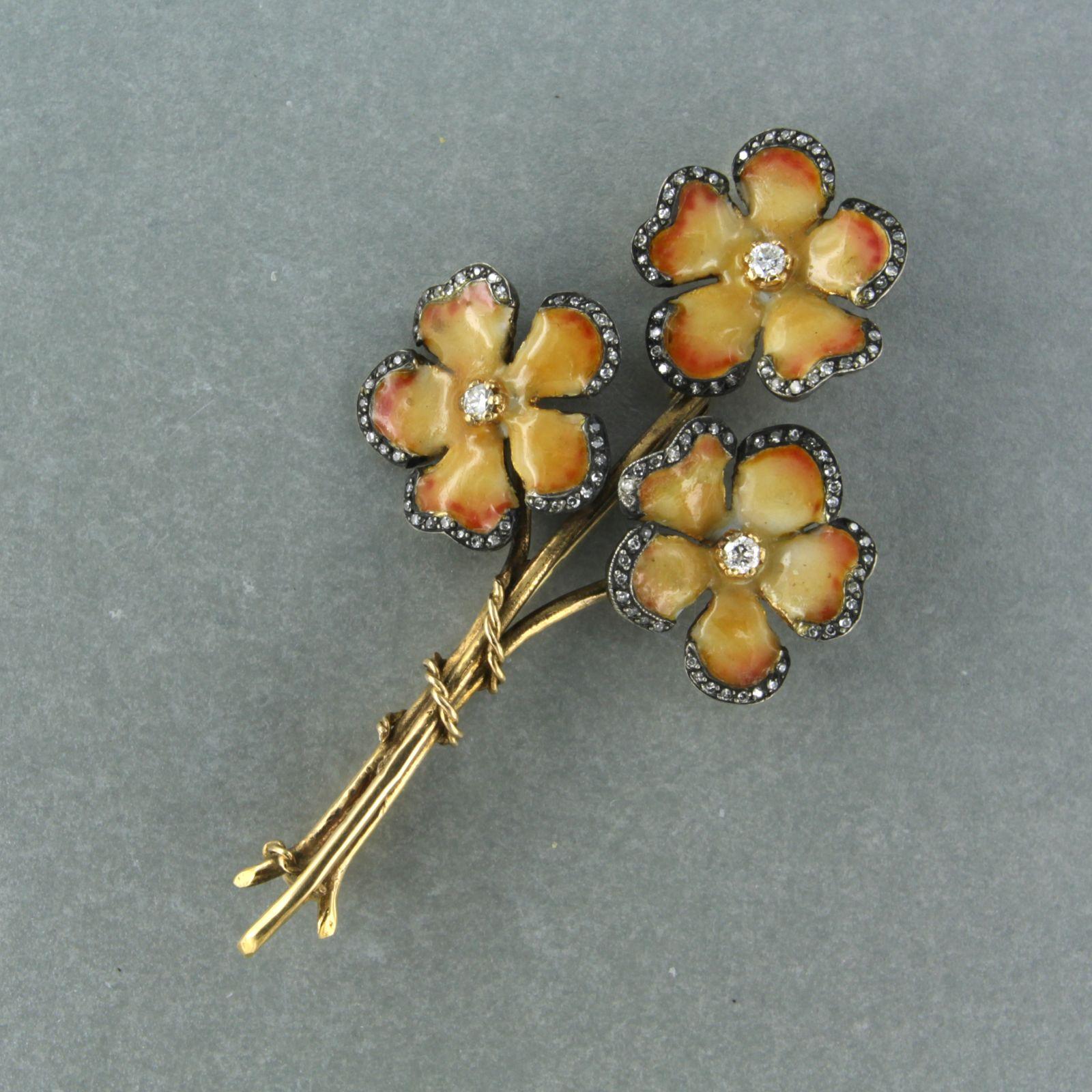 Brilliant Cut Brooch set with enamal and diamonds 18k yellow gold For Sale