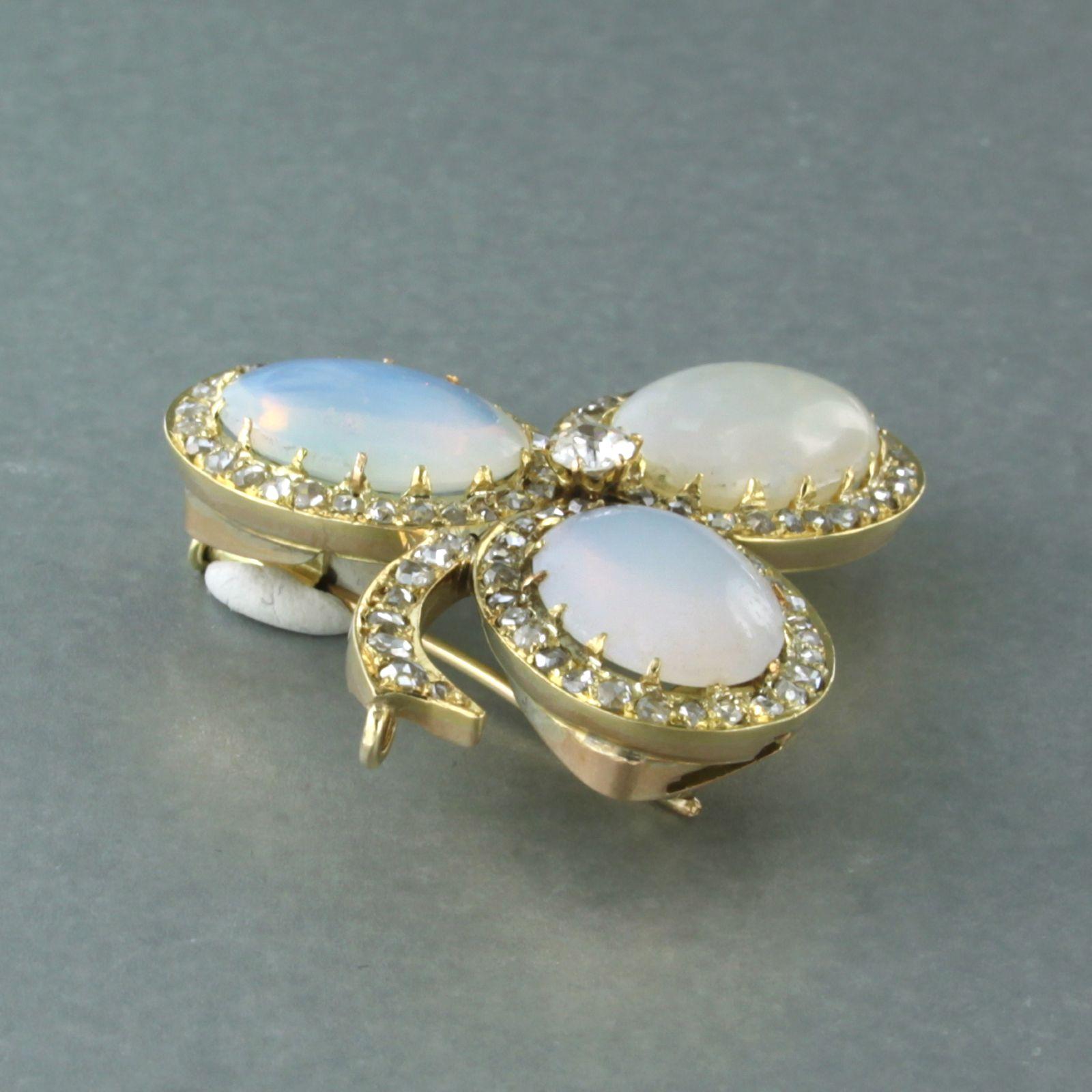 Women's Brooch set with opal and diamonds up to 1.30ct 14k yellow gold For Sale