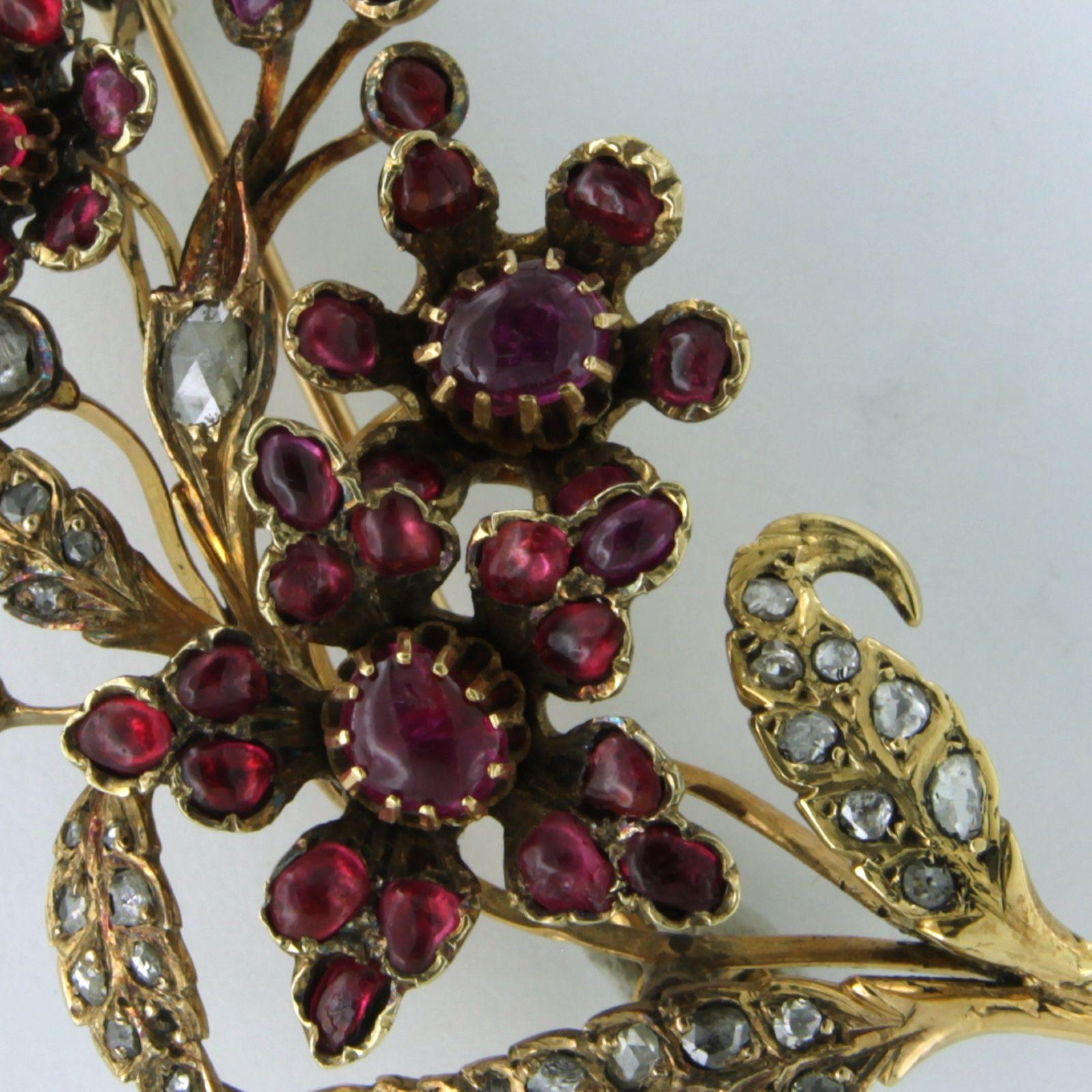 Brooch set with ruby and diamonds 18k yellow gold For Sale 1