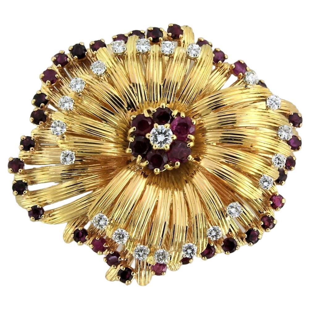 Brooch set with ruby and diamonds 18k yellow gold