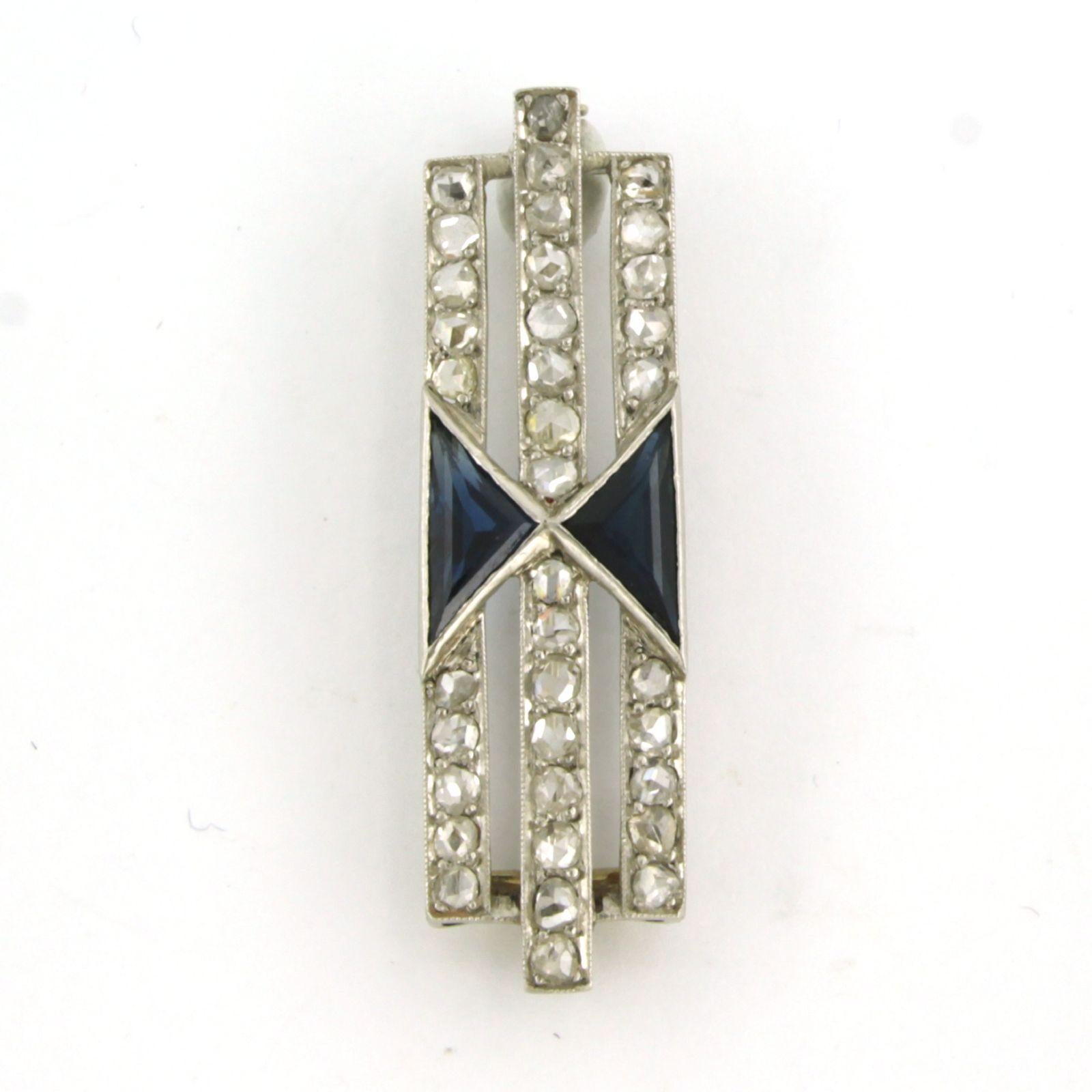 Brooch set with Sapphire and Diamonds Platina For Sale 1