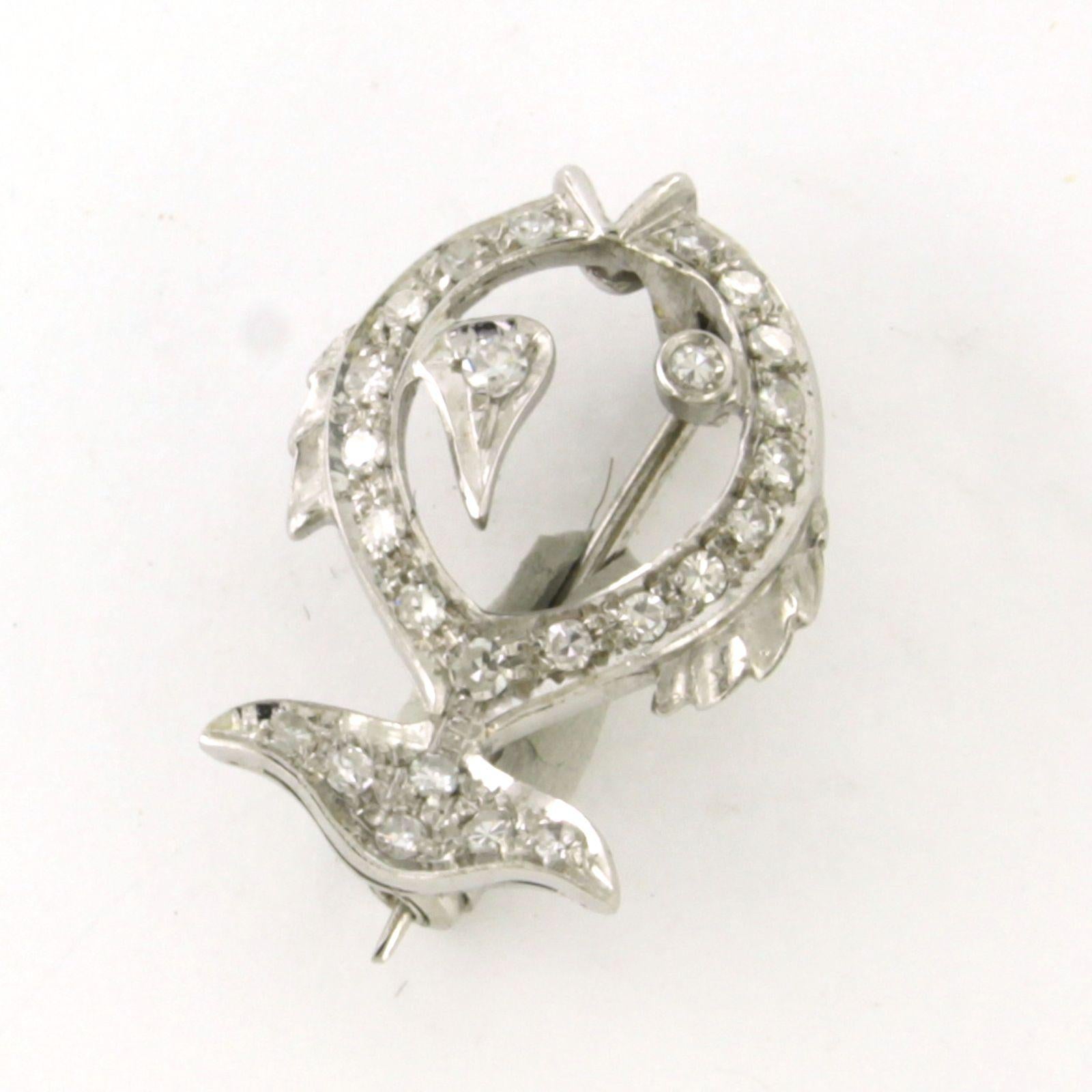 Brooch shape of a fish with single cut diamonds up to 0.50ct platinum 4.0 grams In Excellent Condition For Sale In The Hague, ZH