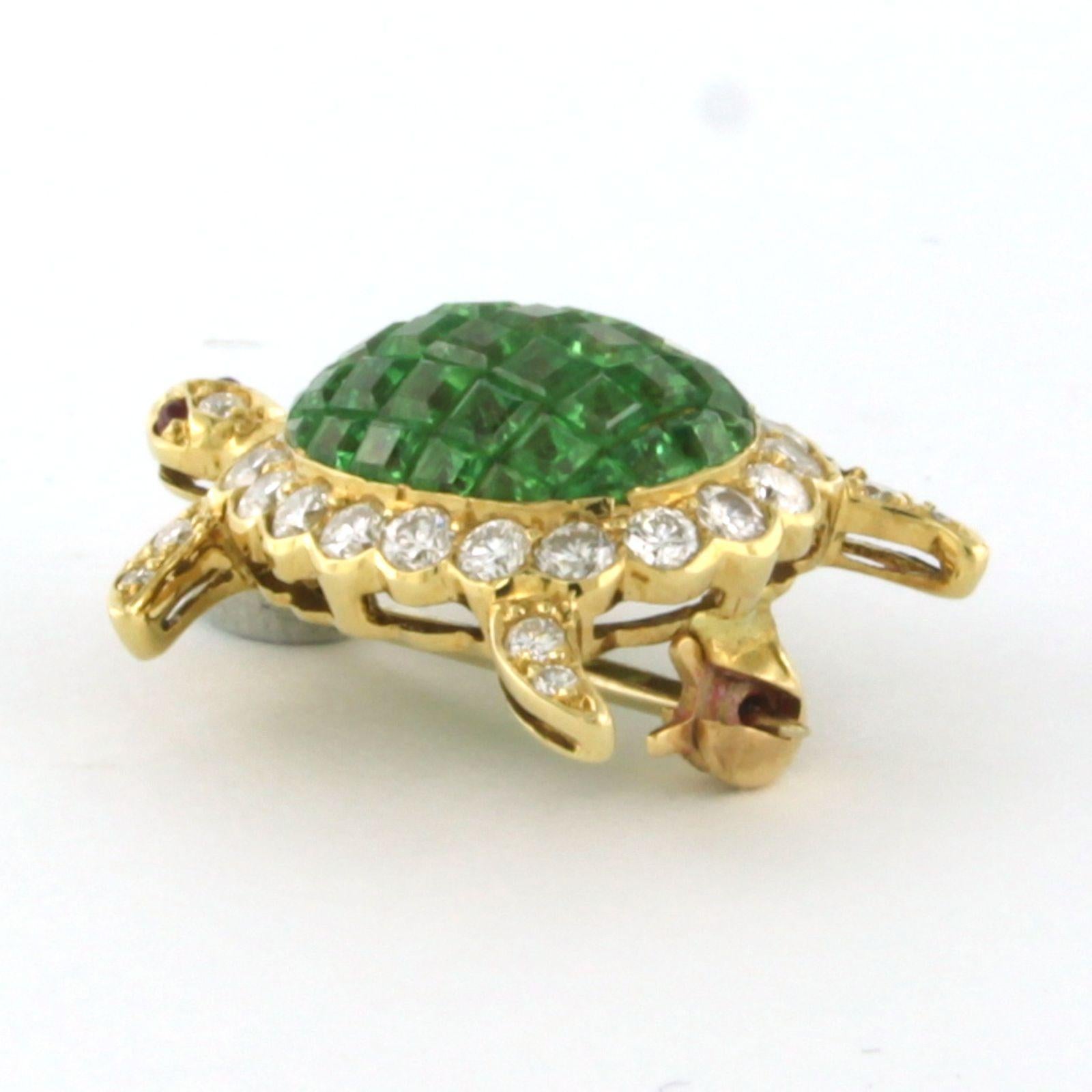 Princess Cut Brooch shape of Turtle with peridot and diamonds 18k yellow gold