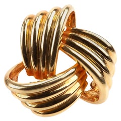 Vintage Tiffany Brooch an Entwined 
Ribbed Whorl in 18 Karat Gold, USA circa 1960