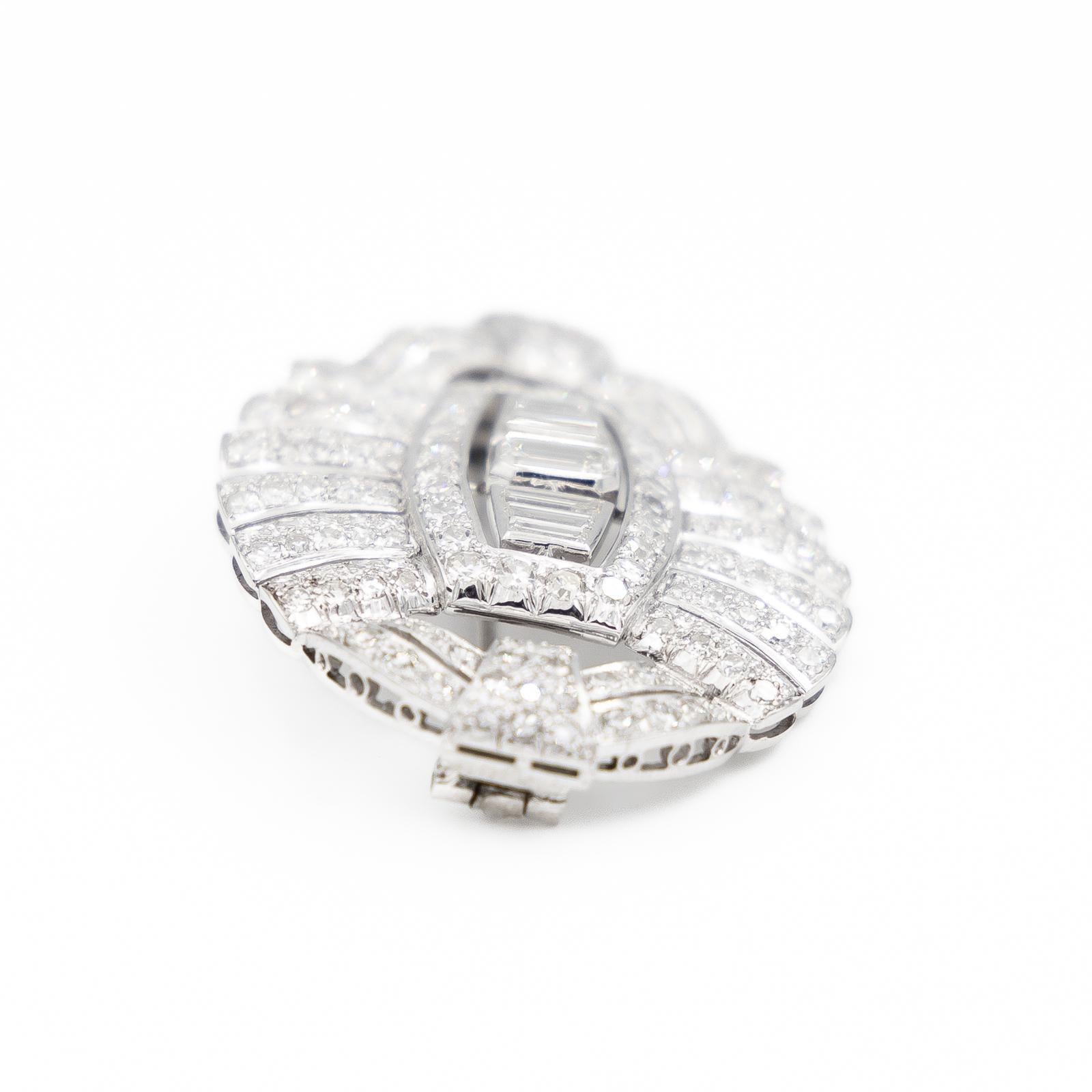 Brooch White Gold Diamond In Excellent Condition For Sale In PARIS, FR